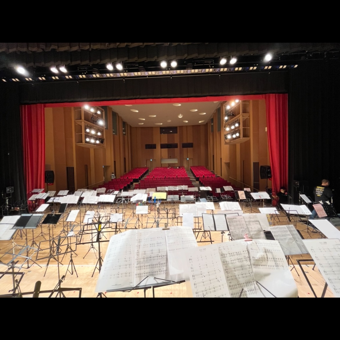 2週間後に迫った
愛知県大府市が『ウクレレの街』になる日。
Hook 近藤利樹 Honoka ウクレレコンサート
100人ウクレレでは何人集まるんだろう❗️
楽器店、ウクレレメーカーの出店やマルシェもお楽しみに。
2月1日日曜日
場所 大府文化交流の杜Allobu
チケット🎫残り僅か
まだ間に合いますよ🙌
電話 0562-48-5155
お待ちしております。