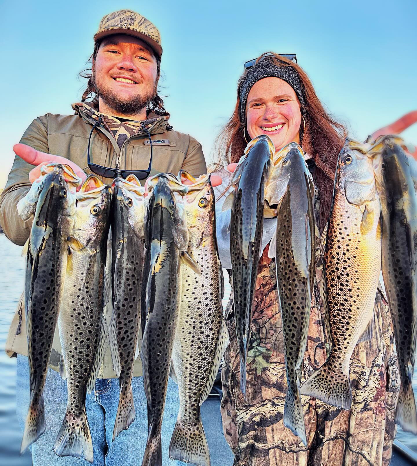 What a fun day fishing with @bay.lee_ and @gradythemachine . Cold temps didn’t run these two off @bay.lee_ is no stranger to success, with winning a recent @mrbeast contest, the fish didn’t stand a chance! Grady, a seasoned fishing guide in Alabama, knew exactly how to twitch it to get thumped, the day went by too fast as it does when you’re having a great day! Enjoyed it guys! #inshore #inshorefishing #speckledtrout #striper #striperfishing