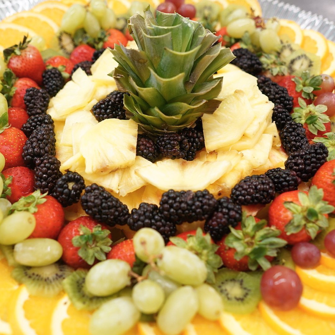 Who likes fruit? This arrangement was absolutely yummy ๐
#charlestonfood #charlestoncatering #charlestoncaterer
