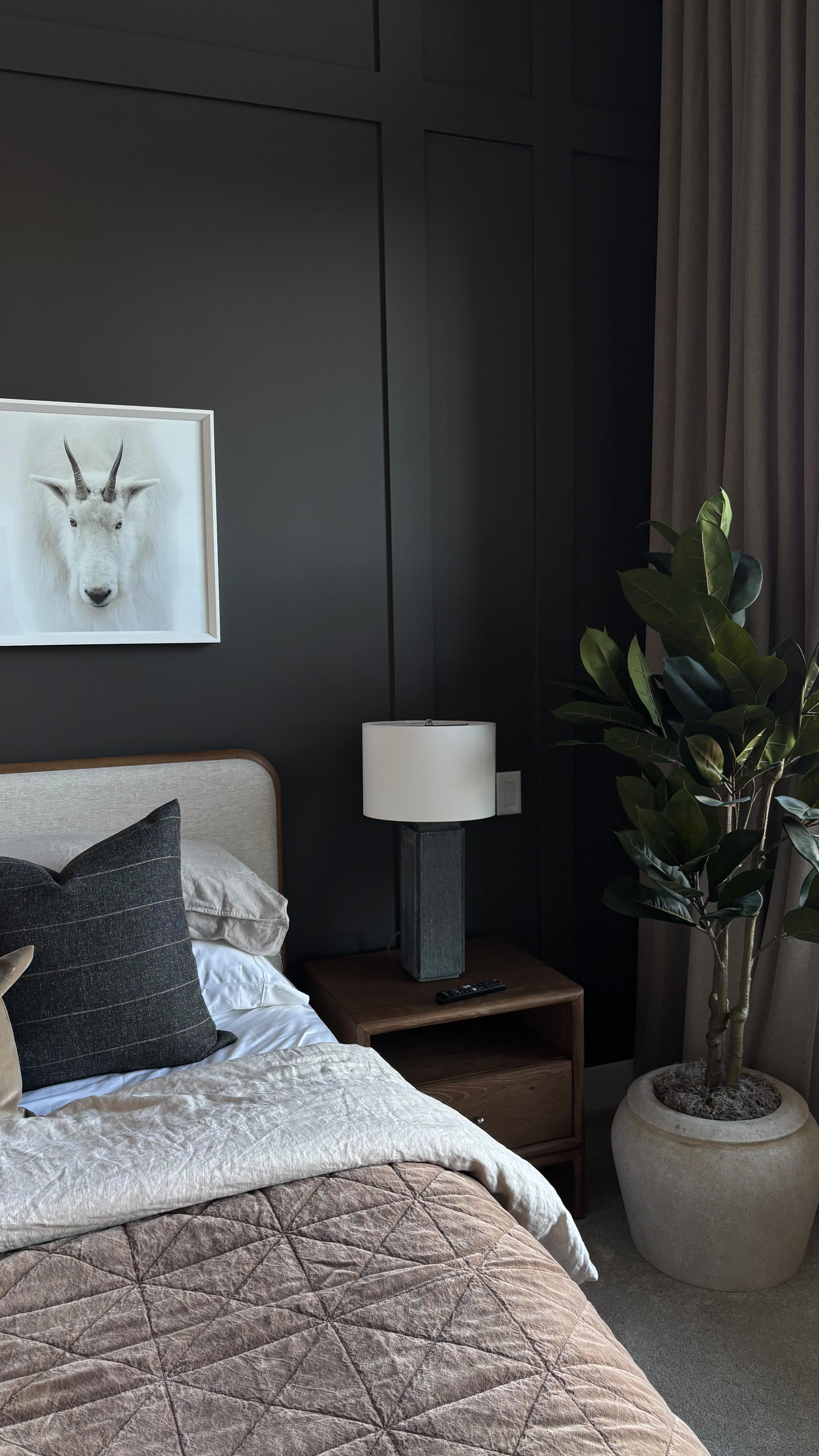 Just trust me, my clients will be just fine 😏
#interiordesign #abidehomestyling #interiordecor #fraservalleydesign #homestyling