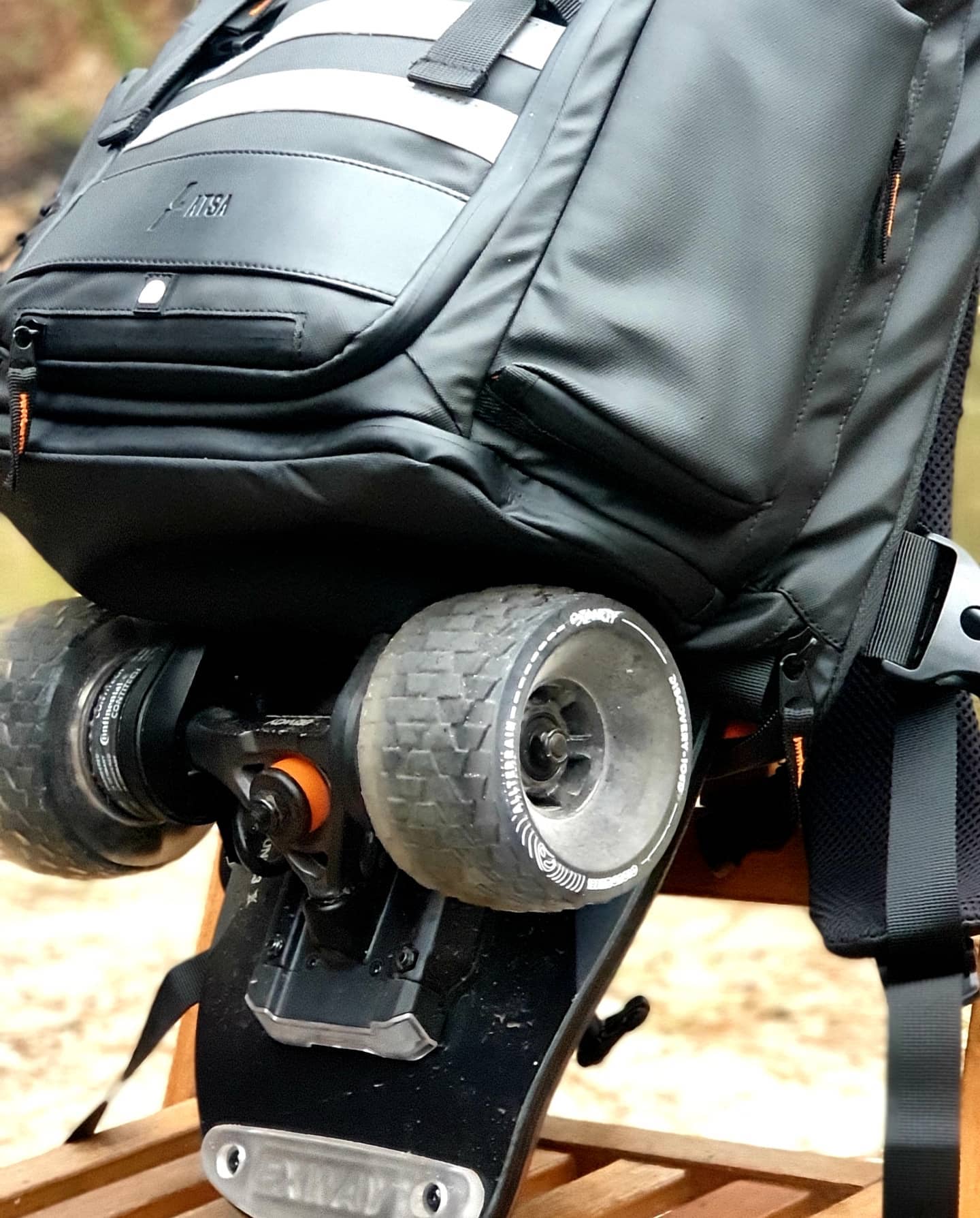 Sac à dos @atsa_everyday disponible en quantité limitée...
⛺⚡☔
Livraison rapide dans toute la France.
.
.
Sac à dos pour skate et longboards électrique. Robuste, haute qualité, waterproof, système de fermeture approuvé, sangles rigides et confortables, rangements et accessoires pour pc, camera, gopro, perches, boisson, papiers.
.
.
@exwayboard6 @icloudwheel
.
#backpack #sacados #skatebag #atsaeveryday #esk8bag #esk8 #skateelectrique #exwayfrance