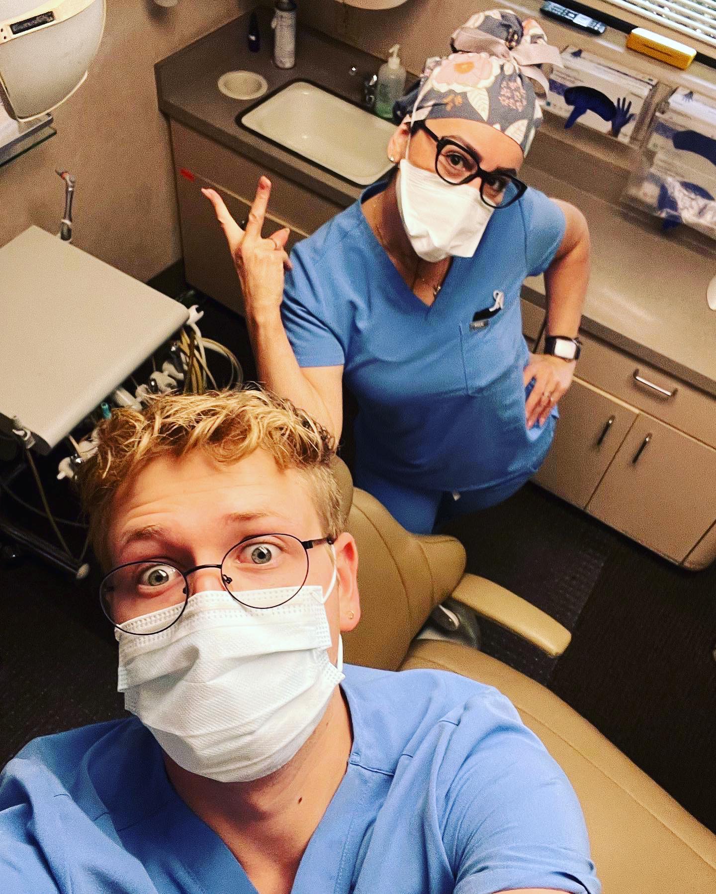 #dentalassistant #workantics #missyou @chris.cellini ❤️🧿😘