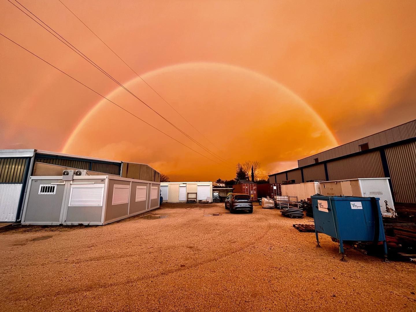 #depot #warehouse #entrepot #rainbow #arcenciel🌈