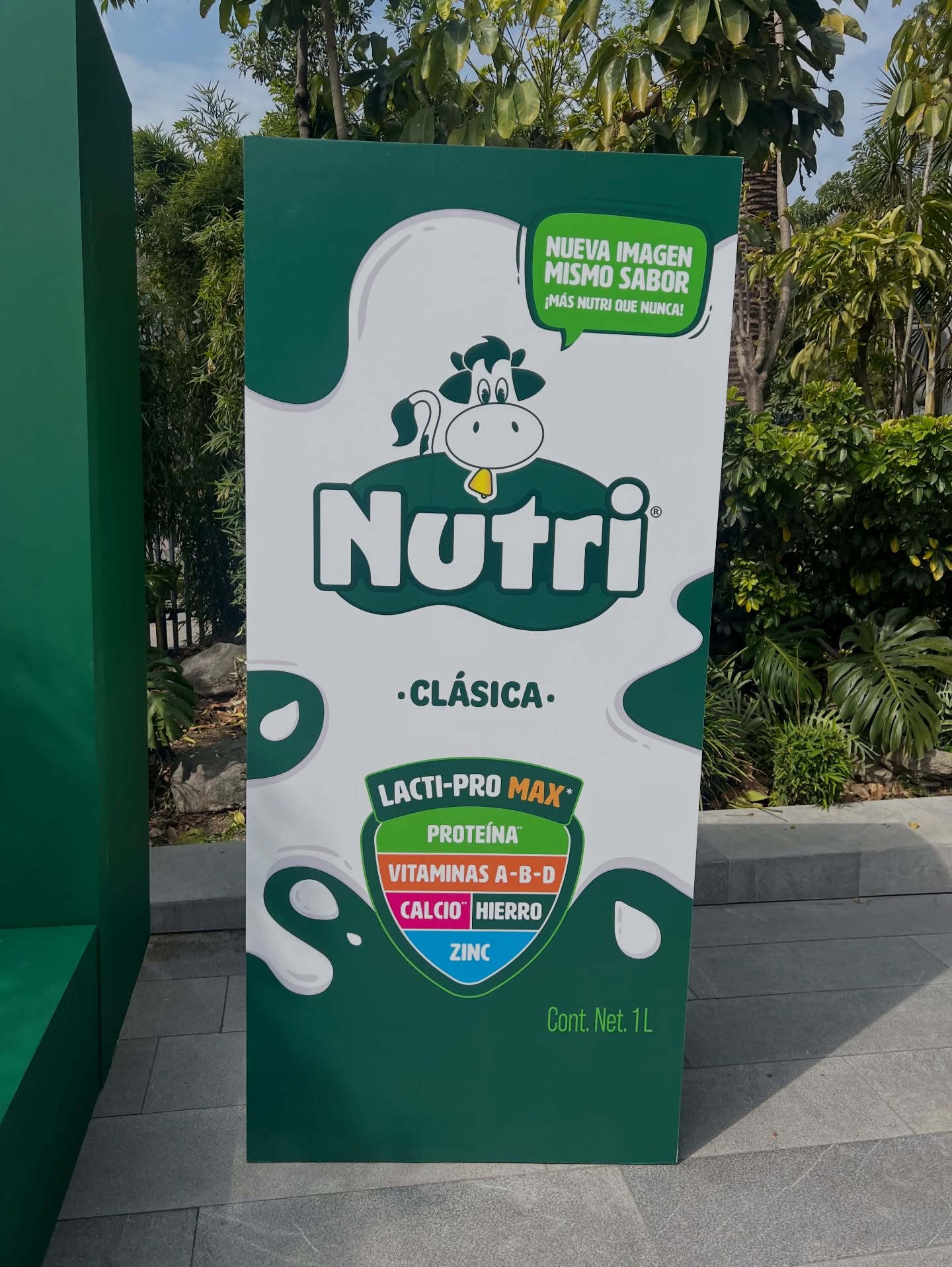 @nutrioficialmx presenta su nueva imagen de la mano de @cynoficial y @abueangierecetas quienes además prepararon recetas saludables y ricas! #nutri #nuevaimagen #leche
