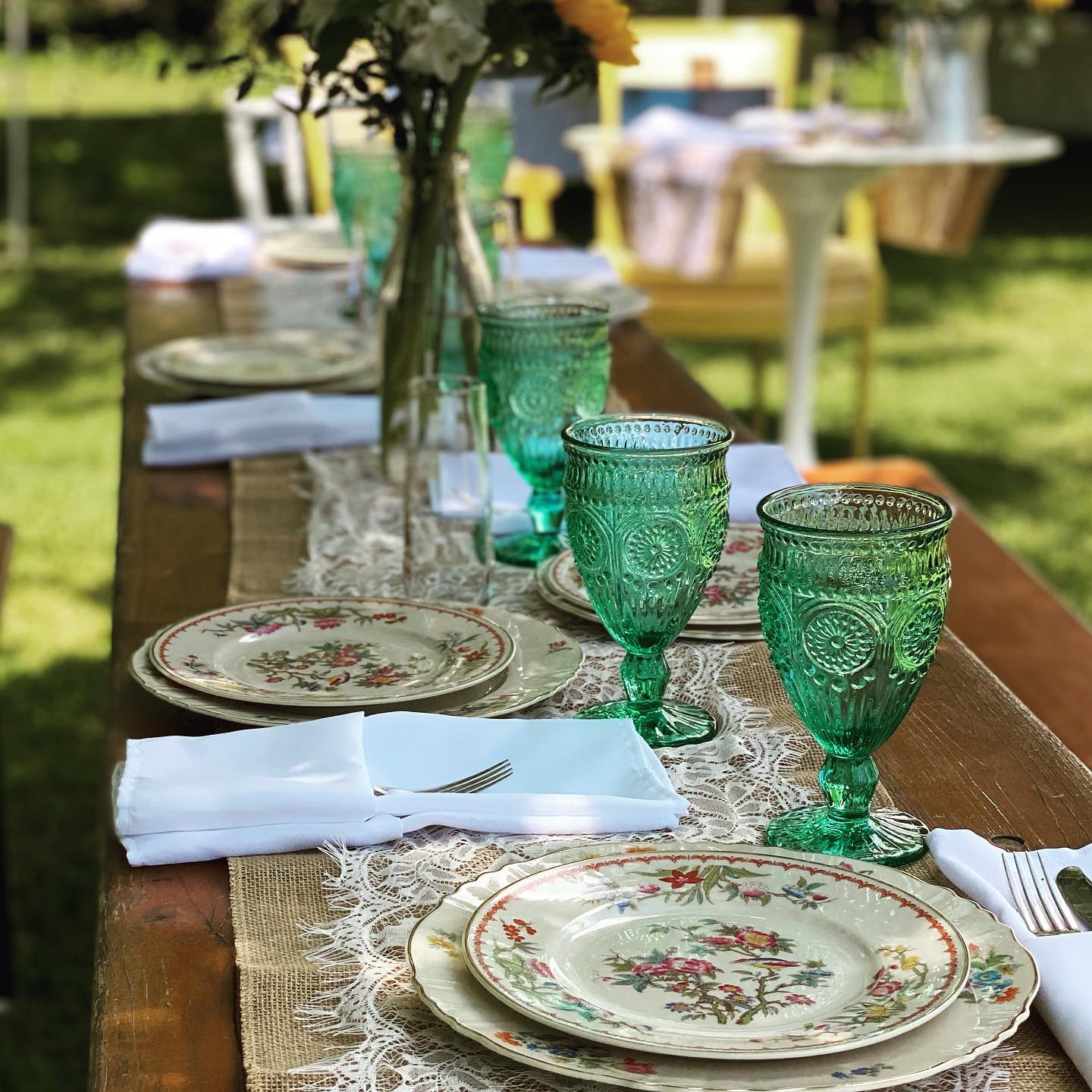 Did you know that we have a huge collection of vintage dishware, glasses and silverware that you can rent for your next event? We love a sustainable party and cutting down on single-use items (plus giving these treasures a new life) is a big, beautiful win in our book! 🥳♻️ #hudsonvalleyweddings #hudsonvalleyevents #sustainablewedding #newburghny