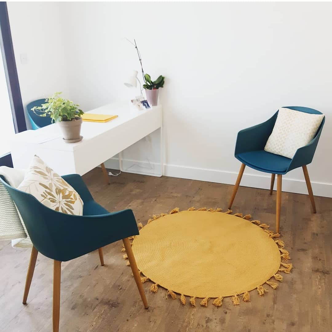 Nouveau lieu de consultation = nouvelle déco. Je l'espère cosy et chaleureuse à vos yeux.
Prenez soin de vous.