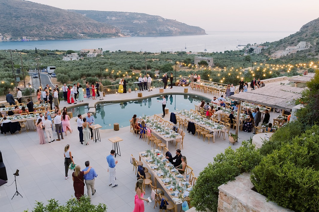 Στη λιτή μεγαλοπρέπεια της Μάνης, εκεί όπου η πέτρα συναντά το φως, ο Νίκος και η Έλλη ένωσαν τις ζωές τους 🤍
Ένας γάμος γεμάτος συναίσθημα, αυθεντικότητα και αγάπη, στο μαγευτικό Brazzo di Maina.
Να ζήσετε και κάθε σας μέρα να έχει τη δύναμη και την ομορφιά αυτού του τόπου ✨
Planning : @goldenleafevents.gr
Photography : @georgeginatis_photography
#NikosAndElli #ManiWedding #BrazzoDiMaina #JustMarried #LoveInMani 💍🌿