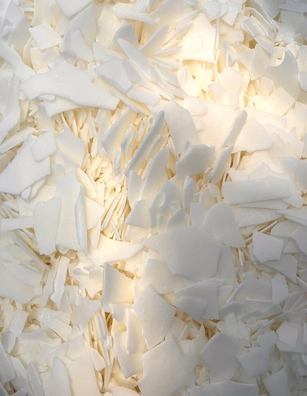 Soy wax, in its purest form 🤍
Natural, plant based and cleaner to burn. As it is non toxic, it makes for a gentler and healthier choice for homes and businesses. Better for your space and more importantly, better for the people in it.