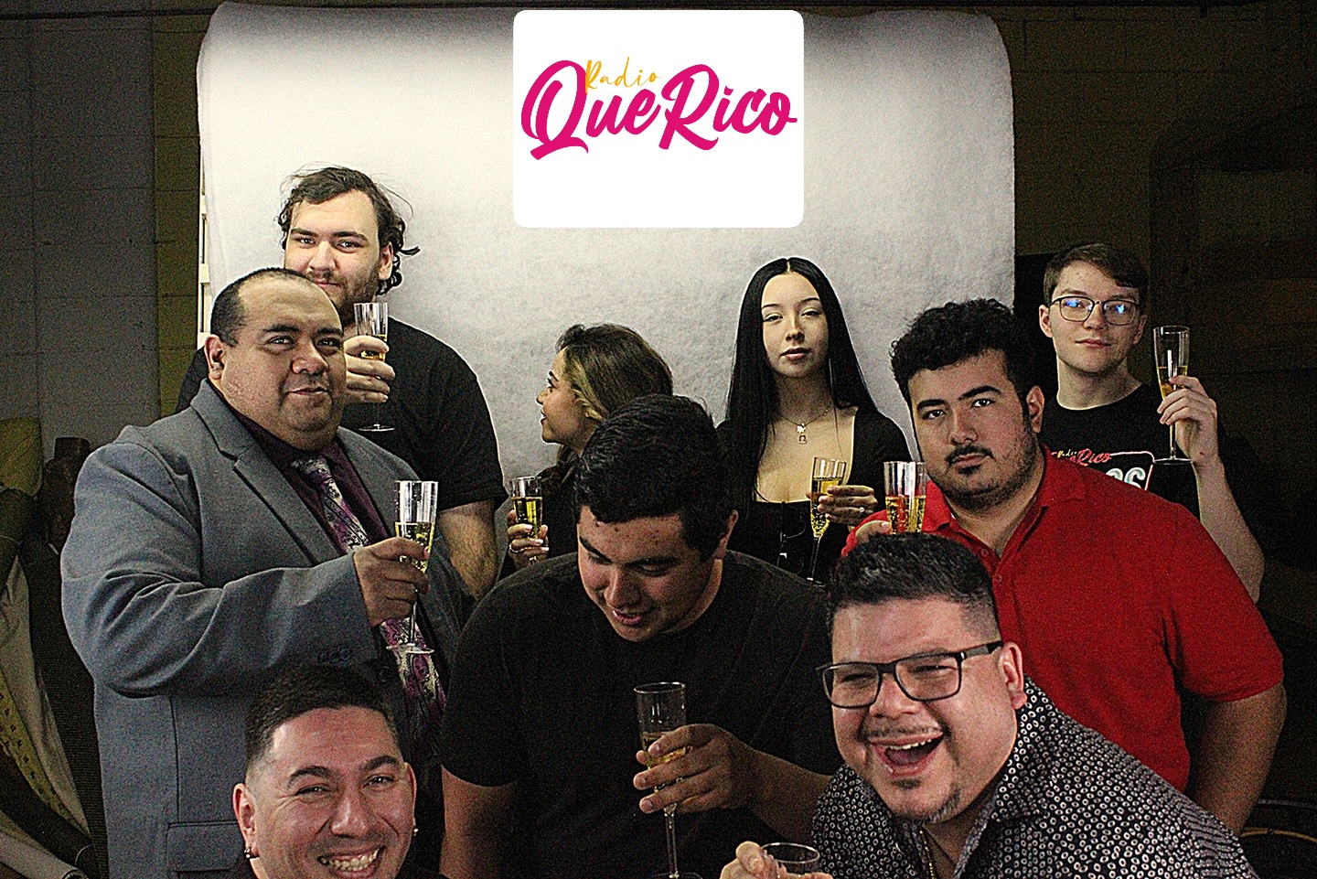 A small look into today’s team photo shoot!
)Ps apple juice and ginger bubbly for all lol)
#teamhappiness #goals #surroundedbygreatness❤️ #LatinRadio #international
@snakemchiss, @pedromendezlive, @owgerd, @muscle_bro100 @dj.cayo @itslamixo @regan.chvz @djfreddybeatzz @djmendezottawa @dhabloguerrero @santos_erick09