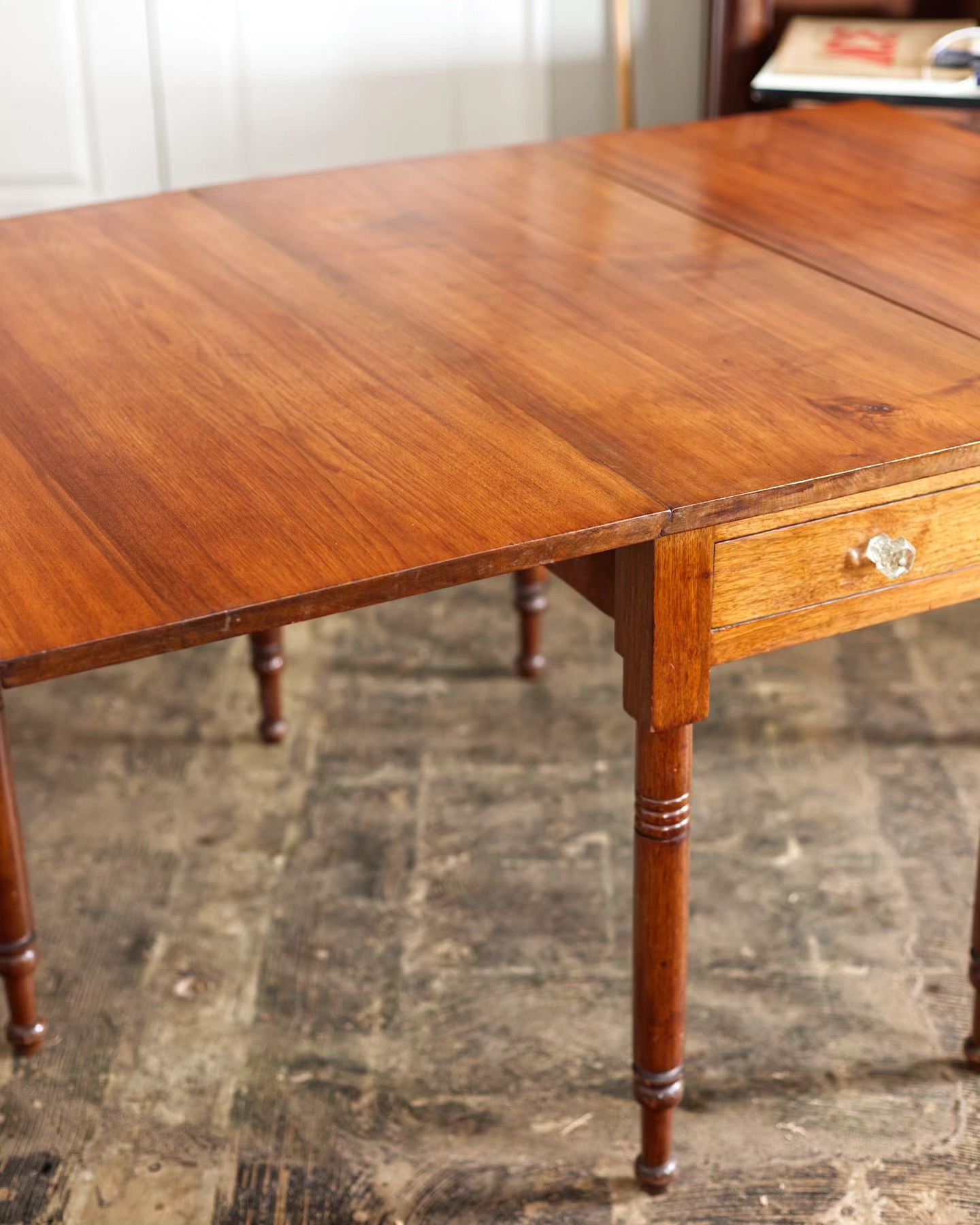 I hate it when I forget to take 'before' photos. You'll just have to imagine this table with lots of white moisture rings and some etched in marks in the finish from objects having sat on it for many years. All corrected without stripping.
#furniturerestoration #furniturerestorer #furniturerepair #walnut #dropleaftable #oilvarnish #restoredinbaltimore