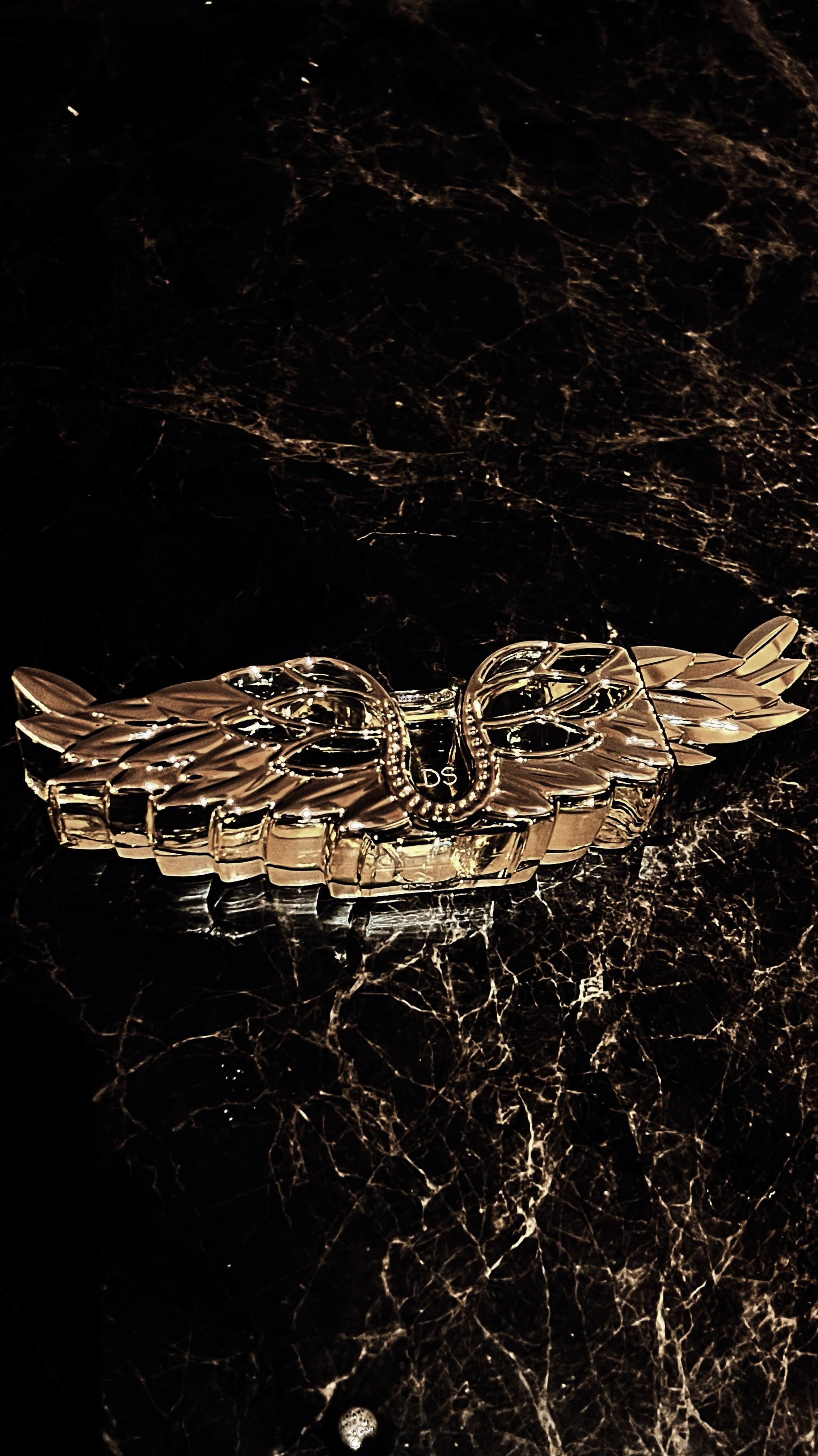 Engraved block letter initials for @zadigvoltaire ‘s newest perfume ZADIG!
#eventcalligraphy #graveren #graveur #perfumeengraving #handengraving