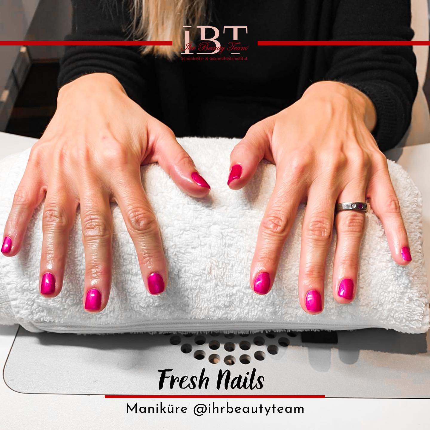 Pink vibes only 💅🏽
Wenn Sie nach einem Kosmetikstudio für #Nagelpflege und #Maniküre in Bielefeld suchen, dann sind Sie bei uns an der richtigen Adresse! Bei Ihr Beauty Team in der Altstadt können Sie sich und Ihren Händen etwas Gutes tun. Egal, ob klassische Maniküre, Shellac oder ein komplettes Verwöhn-Programm inklusive Handpeeling und Handmassage – wir haben das passende Angebot für Sie!