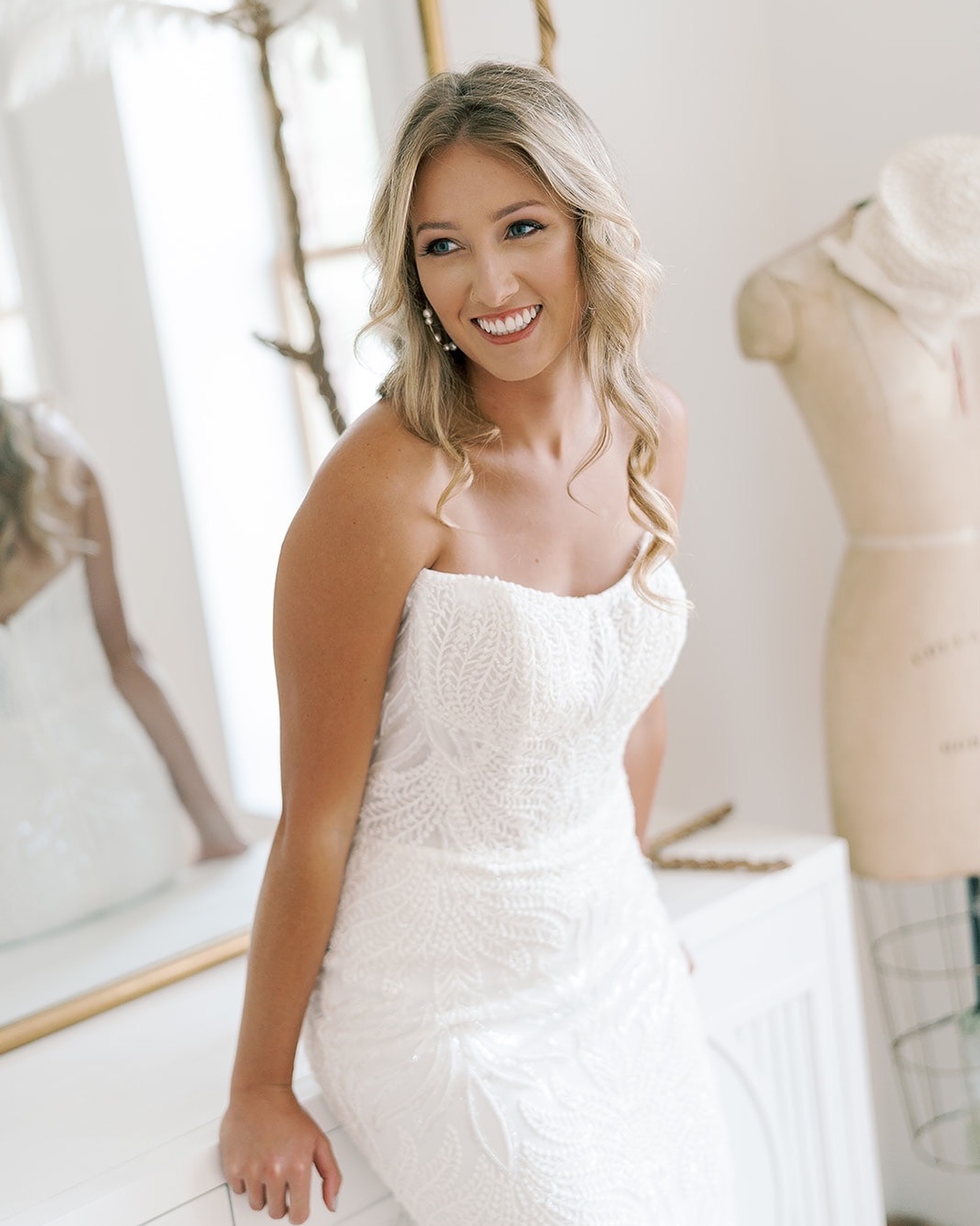 What’s your favorite neckline? This unique beaded lace gown features a straight across look and corset style bodice. What are you looking for? We 🤍 the latest bridal looks!
.
Find your dream dress, make it an experience!
Book online now at www.gigiblanc.com
.
.
.
.
.
#gigiblanc #bridal #bridalboutique #wedding #weddingdress #bridalgown #bridalcollection #weddinginspiration #shopsmall #localbusiness #shoplocal #bridalshower #bridaldresses