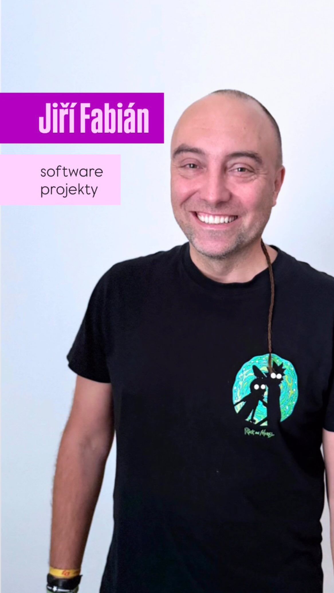 👩🏻💻👨🏼💻Učíme se tvořit, ne jen plnit zadání.
Od nápadu → přes validaci → k funkčnímu řešení.
Tak vypadají Softwarové projekty v praxi, které na ITG vede Jiří Fabián. Zkušený IT specialista s praxí ve velkých technologických firmách a zakladatel startupového studia @topmonks.
Studenti se pod jeho vedením učí přemýšlet jako tvůrci softwaru 🌟
#itg #gymnazium #projekty #software #jakucime