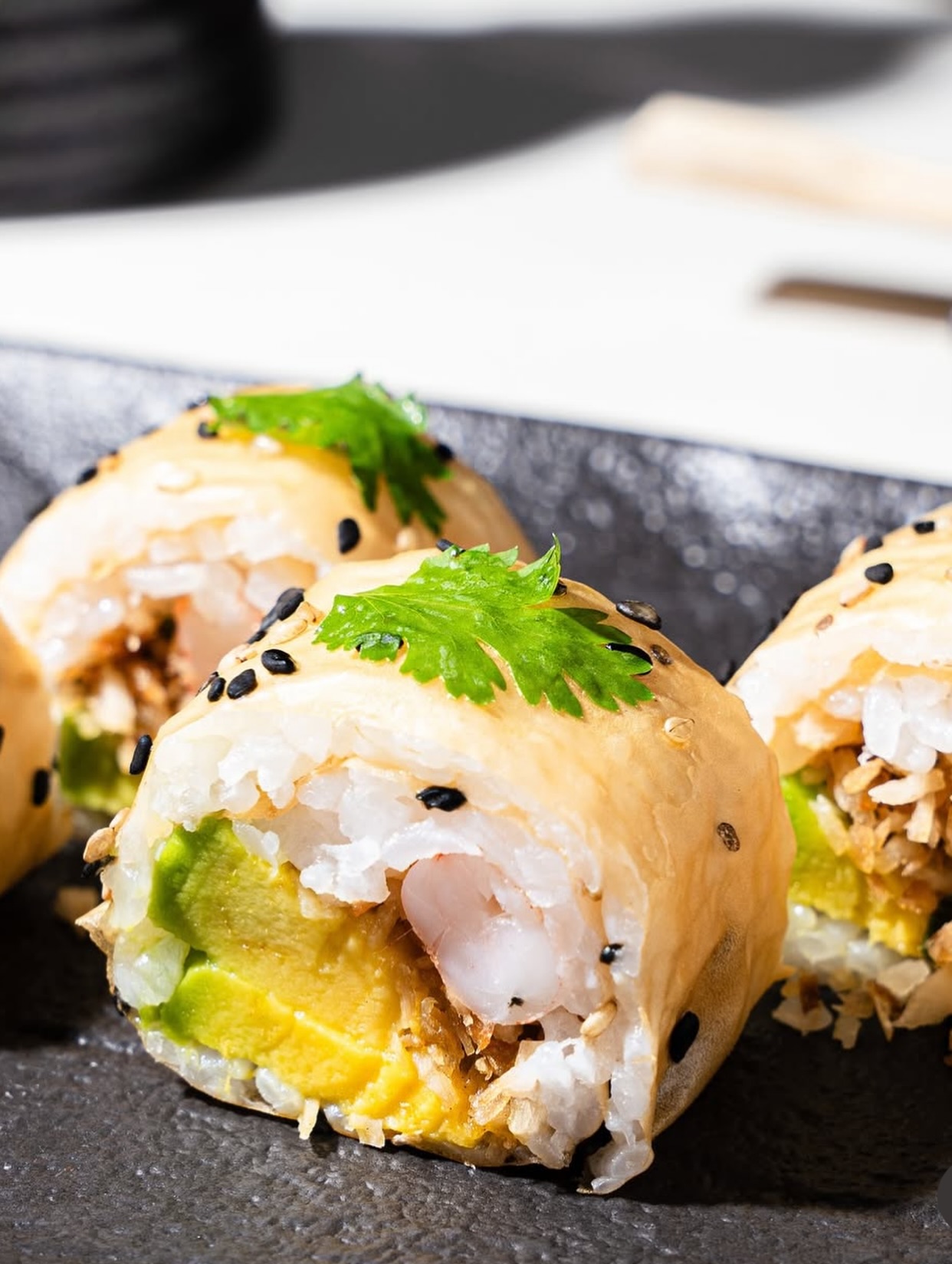 Hoy es un día perfecto para pasar a probar 🥥🍤 Nuestro Coconut Shrimp es una fusión de sabores que te sorprenderá.
🌴🍣 Ready to fall in love?
📍Arroyo Hondo Town Center
🛵📲 (809) 222 2221
#AsianKitchen #SushiRolls