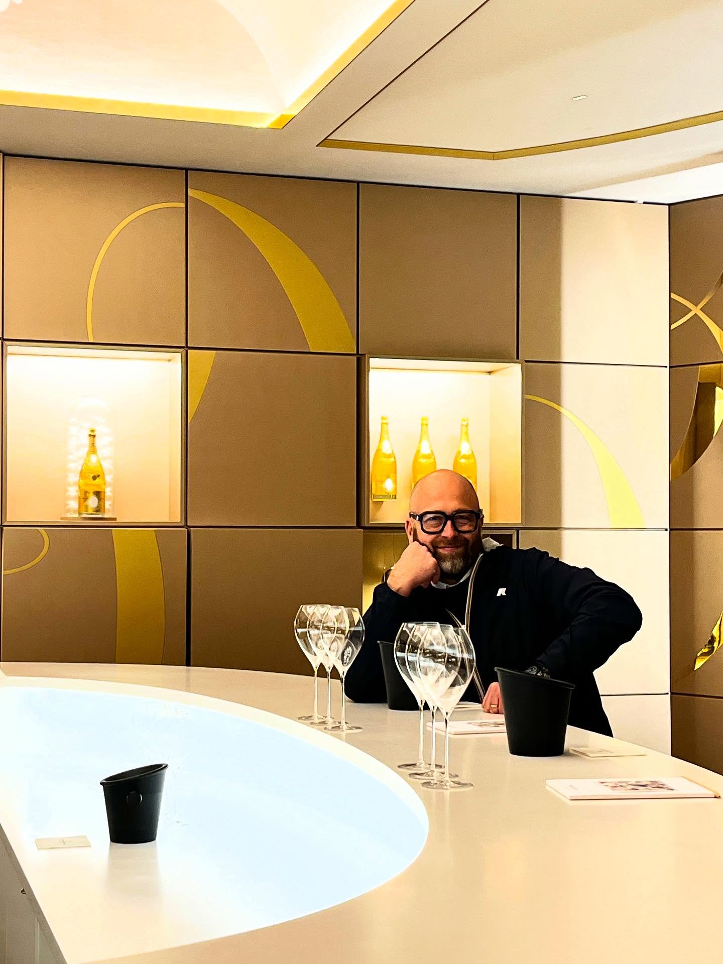 Reims cuore della regione dello champagne.
Siamo stati ospiti di LOUIS ROEDERER.
“ALLA RICERCA DELL’OPERA DA PIÙ DI DUE SECOLI”
250 ettari situati esclusivamente nei Grands e Premiers Crus de la Marne.
UNA DELLE ULTIME GRANDI MAISON DI CHAMPAGNE
A GESTIONE FAMILIARE E INDIPENDENTE.
Esperienza formativa e formidabile.