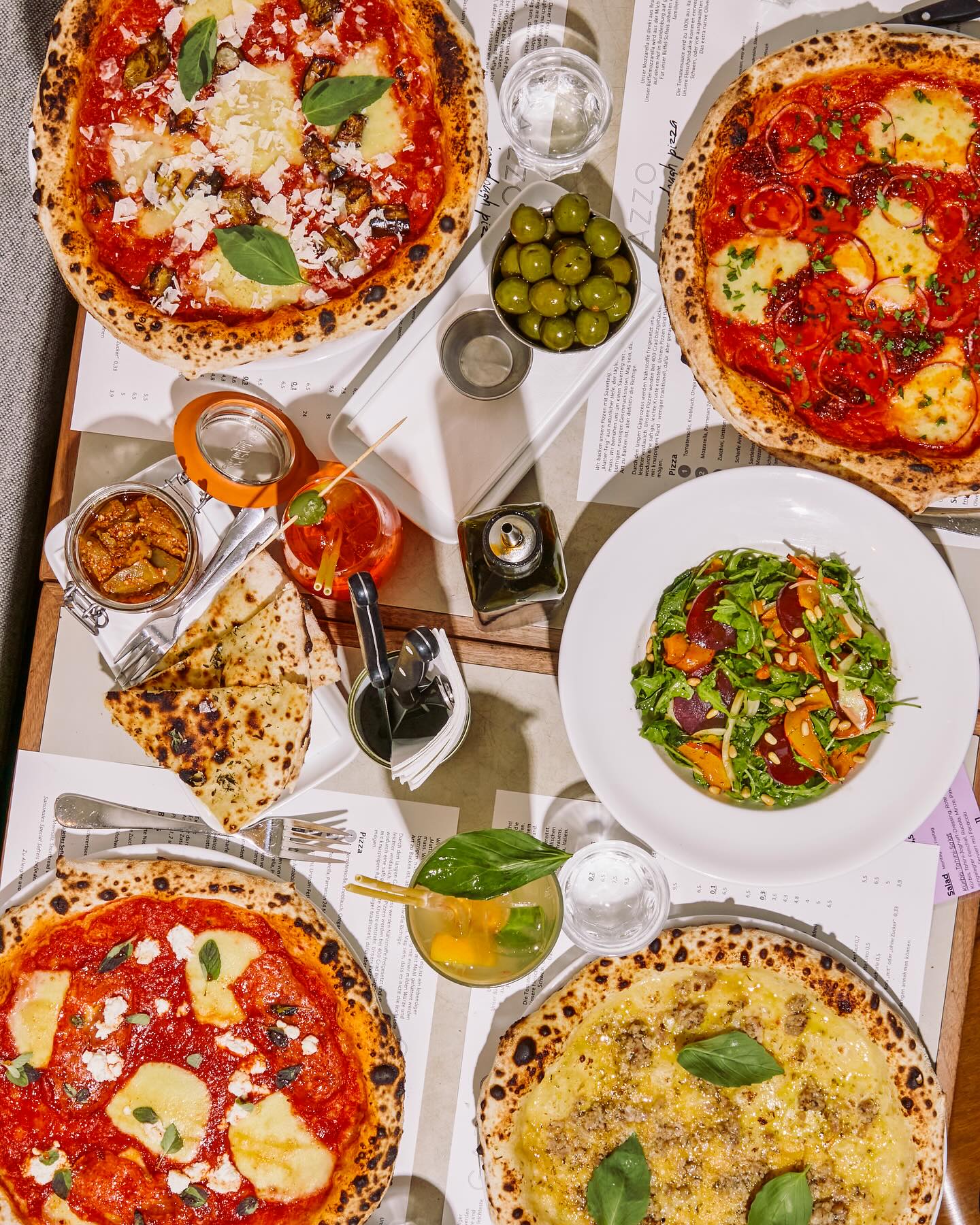 Lunch specials for 13,50 every weekday until 4PM 😘