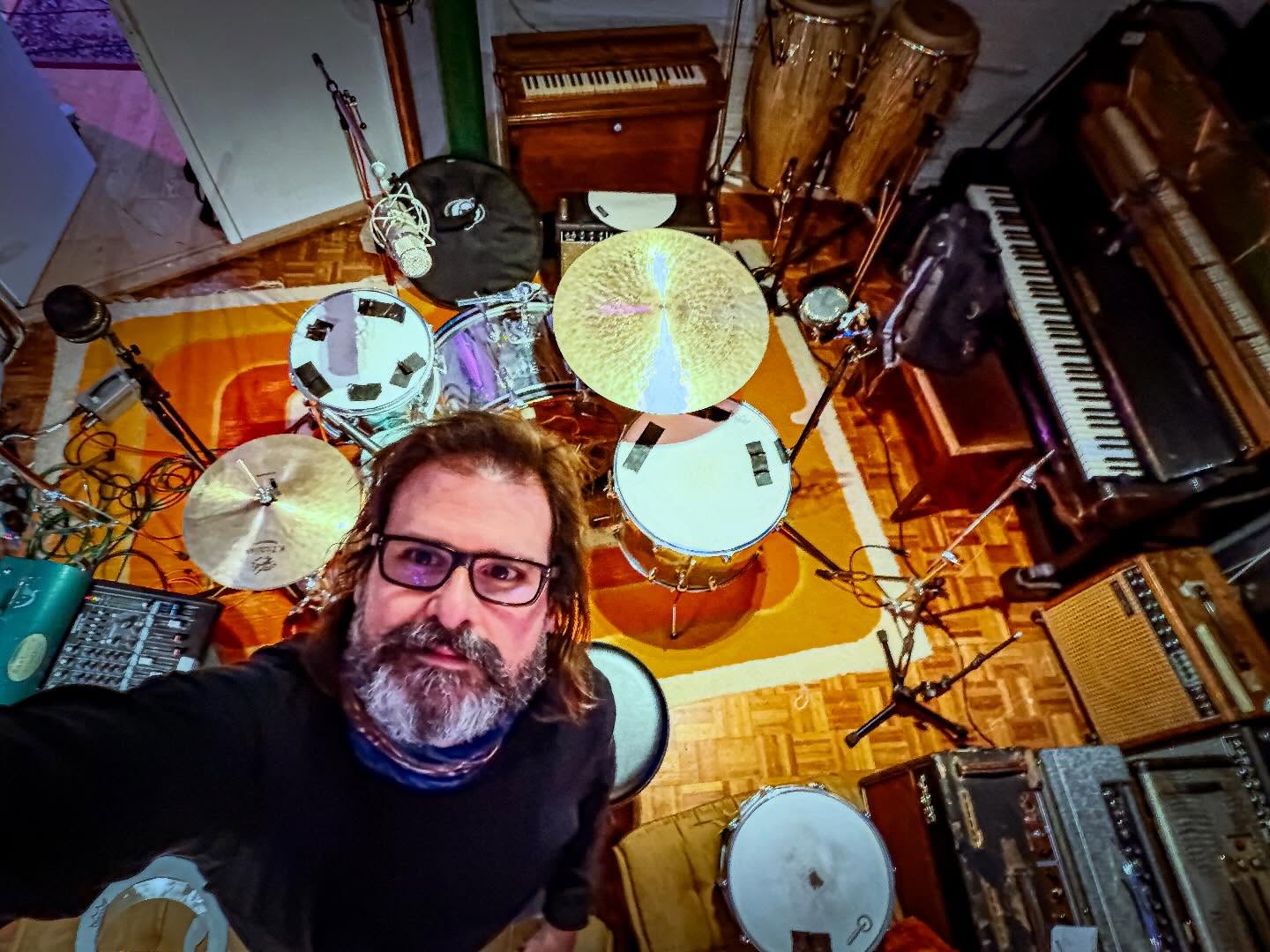 My first London session of 2026 today at @eastcotestudios. Good fun as always (and amazing food!!!)
Thanks @brazil.karl for letting me use your precious cymbals 😘