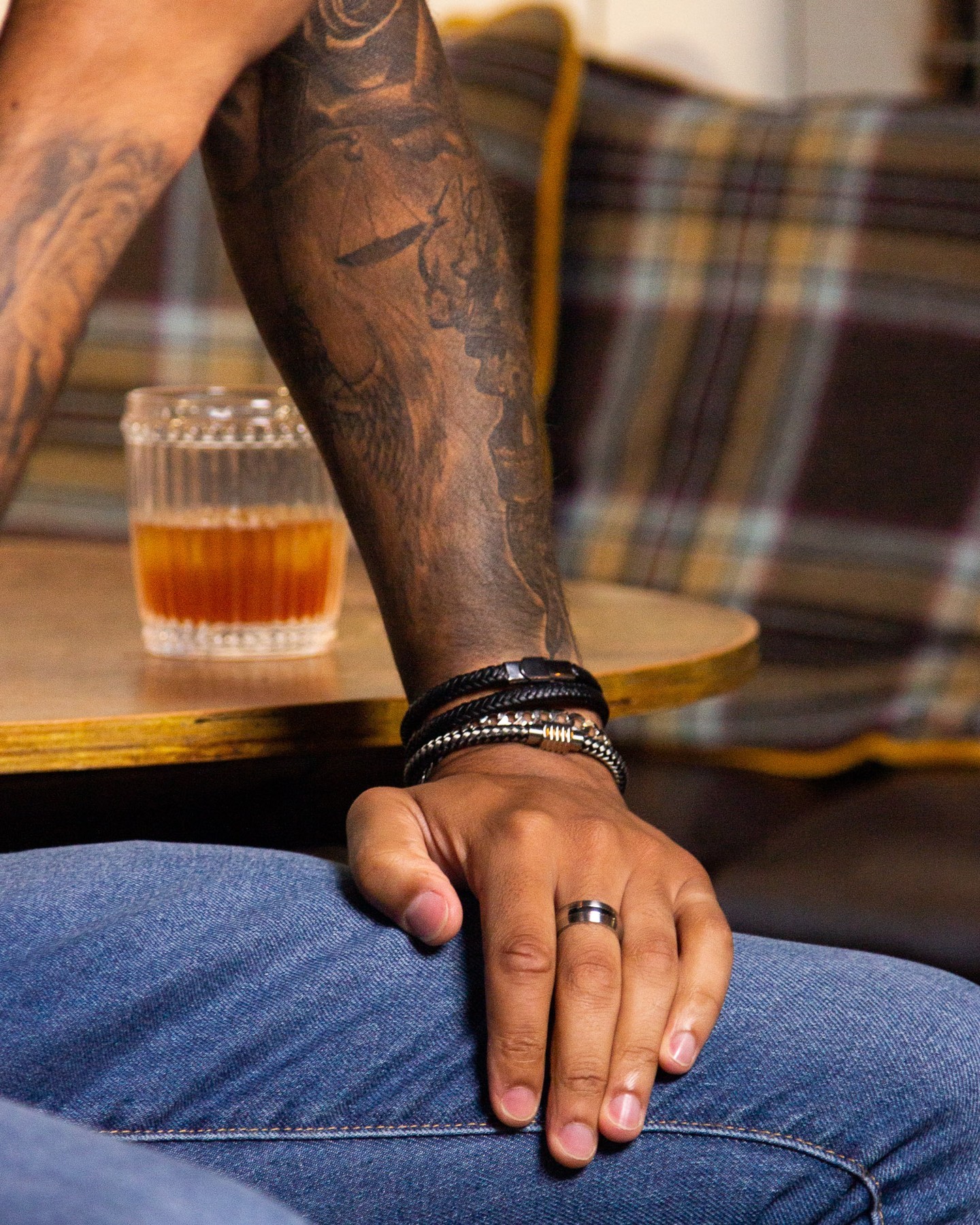 Get stylish for festive celebrations with Fred Bennett jewellery 🍻
High quality & made to last ✔️
On trend variety of styles ✔️
Available in selected stores all over the UK ✔️
Sustainable recycled leather options ✔️
Branded packaging ideal for gifting & storage ✔️
#FredBennett #FredBennettMen #WearingFredBennett #mensjewellery #giftsforhim #mensstyle