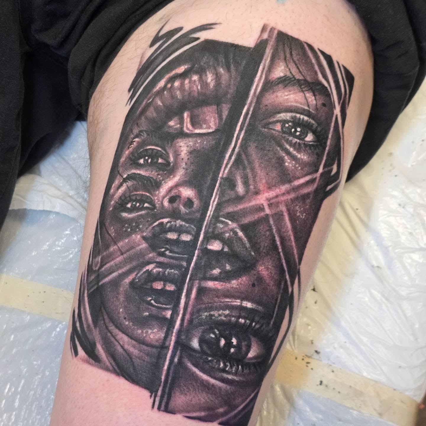 Super fun surrealism lady face. Always a pleasure to tattoo your own art work.
#mntattooers #mntattooshop #surrealism #darkart #blackandgreytattoo