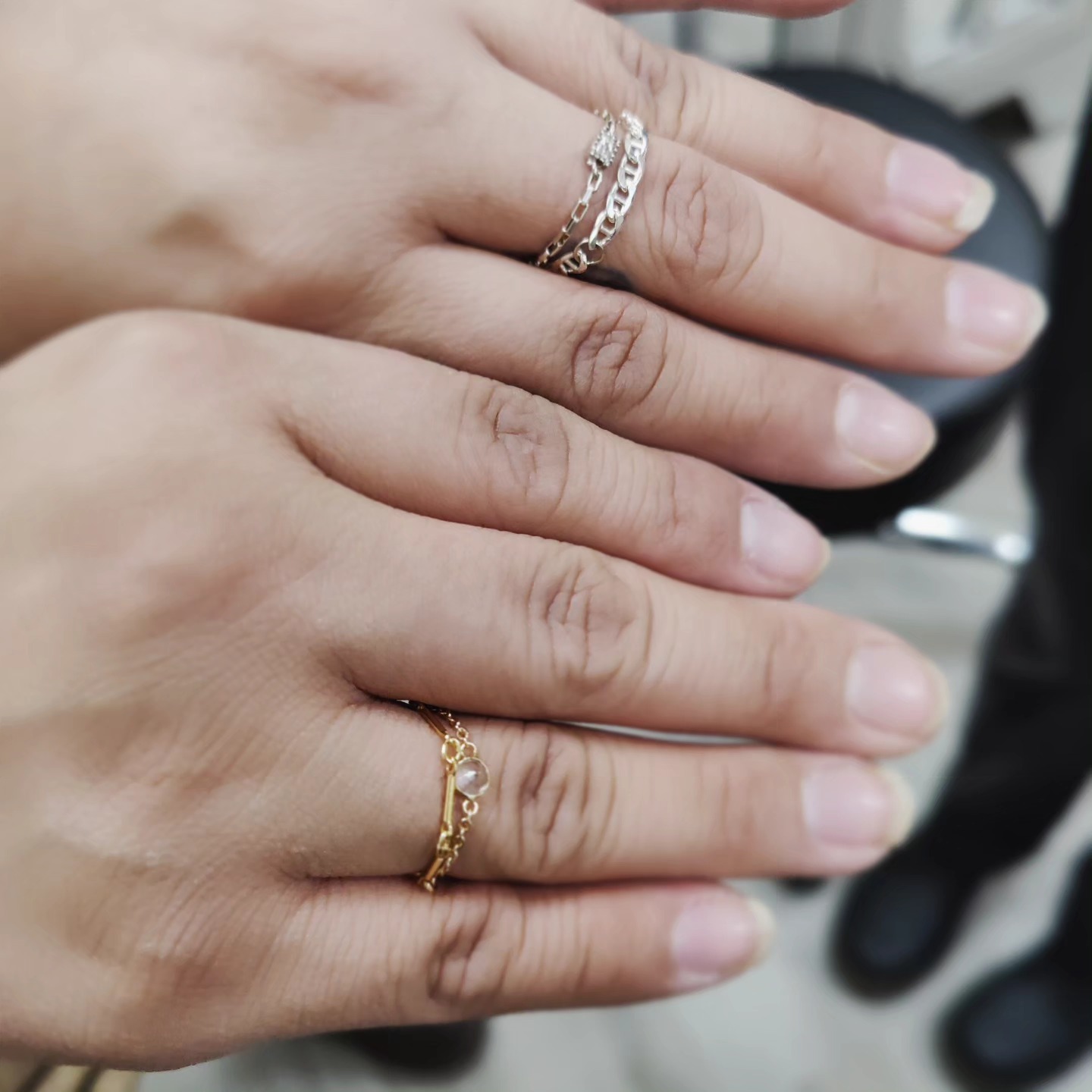 Just a little sparkle for a wonderful girl at our last holiday party! ✨💎✨
#permenentjewelry #rings #giftideas #gold #silver