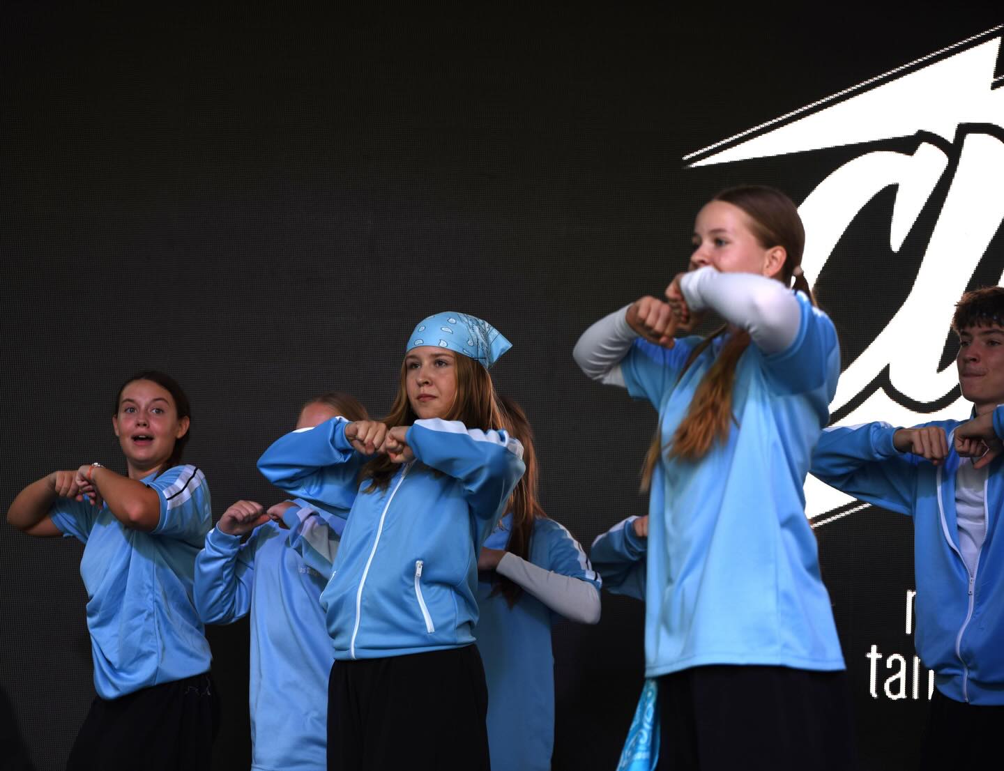 Začína nám týždeň a my ideme makať na našich nových choreo, pretože súťažná sezóna nám už klope na dvere 🔥
📸. @mirvych2