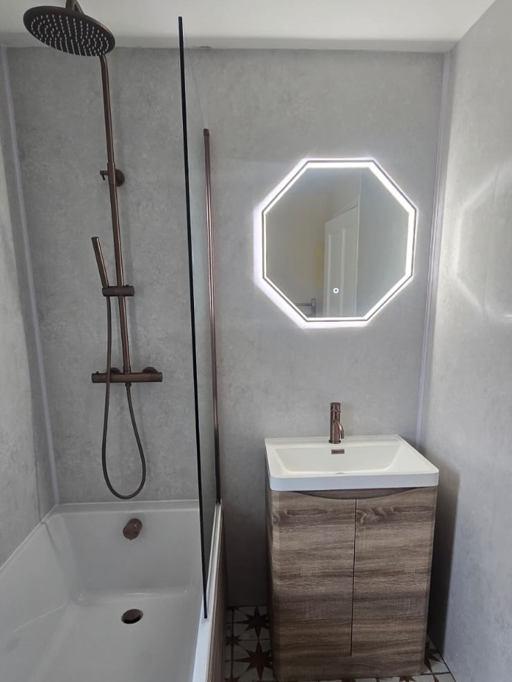 At custom home solutions, we specialize in providing and installing high-quality bathrooms to suit all budgets.
We cover all aspects of installation under one roof no sub-contracting.
Backed by 25 years of experience our comprehensive design-to-installation service ensures your dream space is realized with precision and creativity.
If its a functional family bathroom, ensuite, downstairs toilet, or even a mobility adapted space you want please don’t hesitate to ask.
We are here to help find the solution and products to realise any scheme.
#liverpool #bathroomdesign #bathroom #showroom