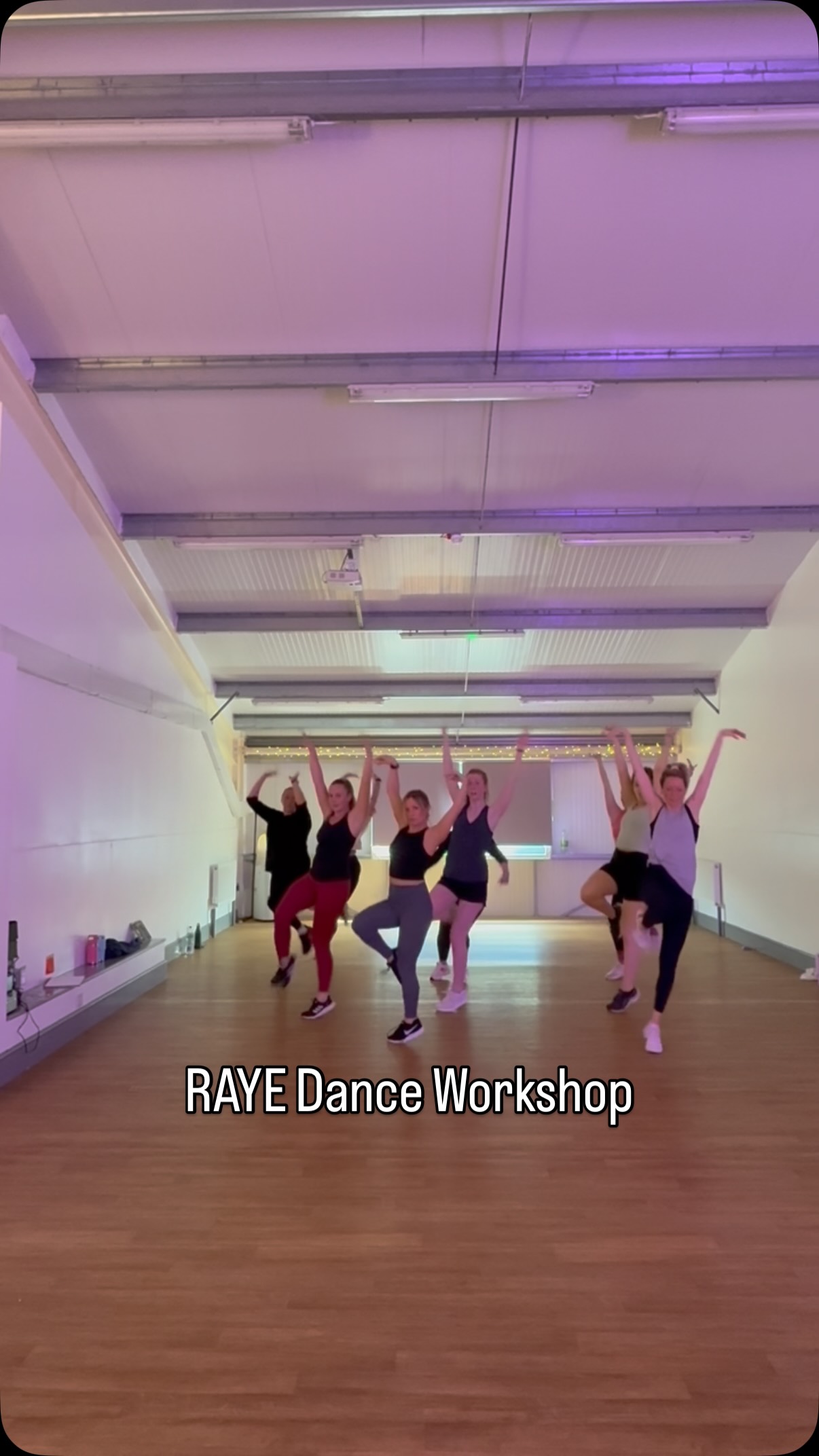 RAYE – “Where Is My Husband” 💃✨
Fun, sassy dance workshop bringing attitude, confidence & main-character energy.
Expect bold moves, sharp musical hits, playful performance and just the right amount of drama 💅🎶
All about personality, musicality & owning the choreography.
Open to all levels. Friendly vibes. Big energy.
Come ready to serve face, sass & confidence 😎
🗓️ 24th Jan
🕣 10-12pm
📍 The Eden Centre, Malvern
✨ £20pp, 3 spaces left
#dance #danceworkshop #dancelikenooneiswatching #malvern #flofitness