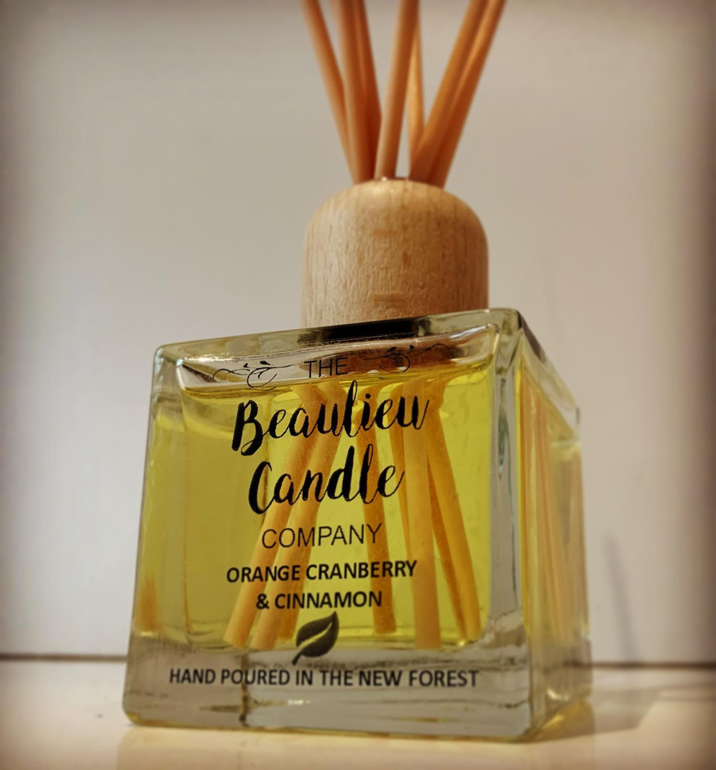 Just look at that wooden topperπ
Influenced by the beauty of the New Forest π²π΄π¦
β»οΈ recyclable diffuser bottle β
β»οΈ recyclable reeds β
β»οΈ recyclable packaging β
π± vegan friendly fragrances β