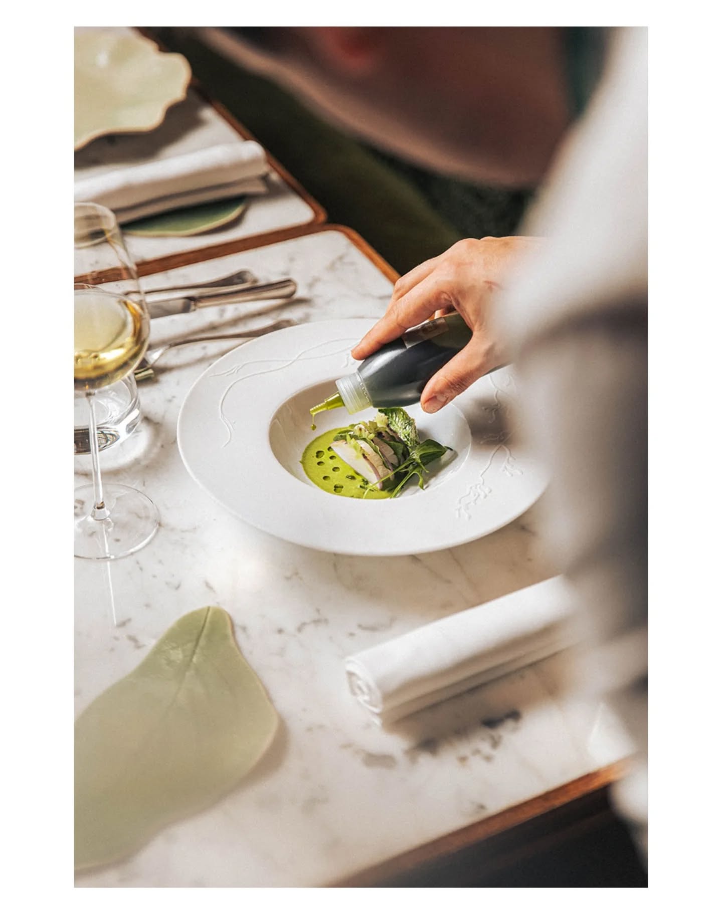 MENU GIBIER 🫎
L'hiver à la table.
De la viande mais pas que !
@greggarimbay
@saintjamesparis
@coline.doussin
@kaviari_paris
@michelinguide
@relaischateaux