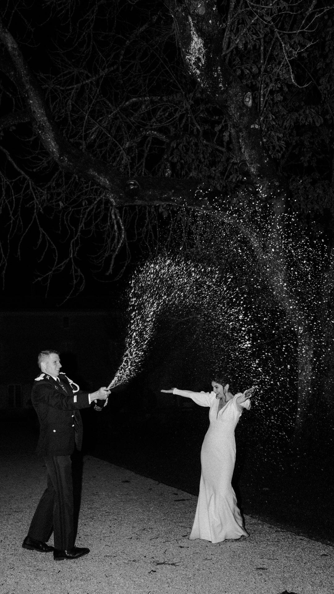 Challenge accepted 🍾
On your wedding day, make sure to do something crazy, just the two of you or with others, that you’ll remember intensely.
@chateaudelamothestprivat
@lbj2a
@dahlia.monamour
@kambra.event
@npa_evenements
@maisonroussarie