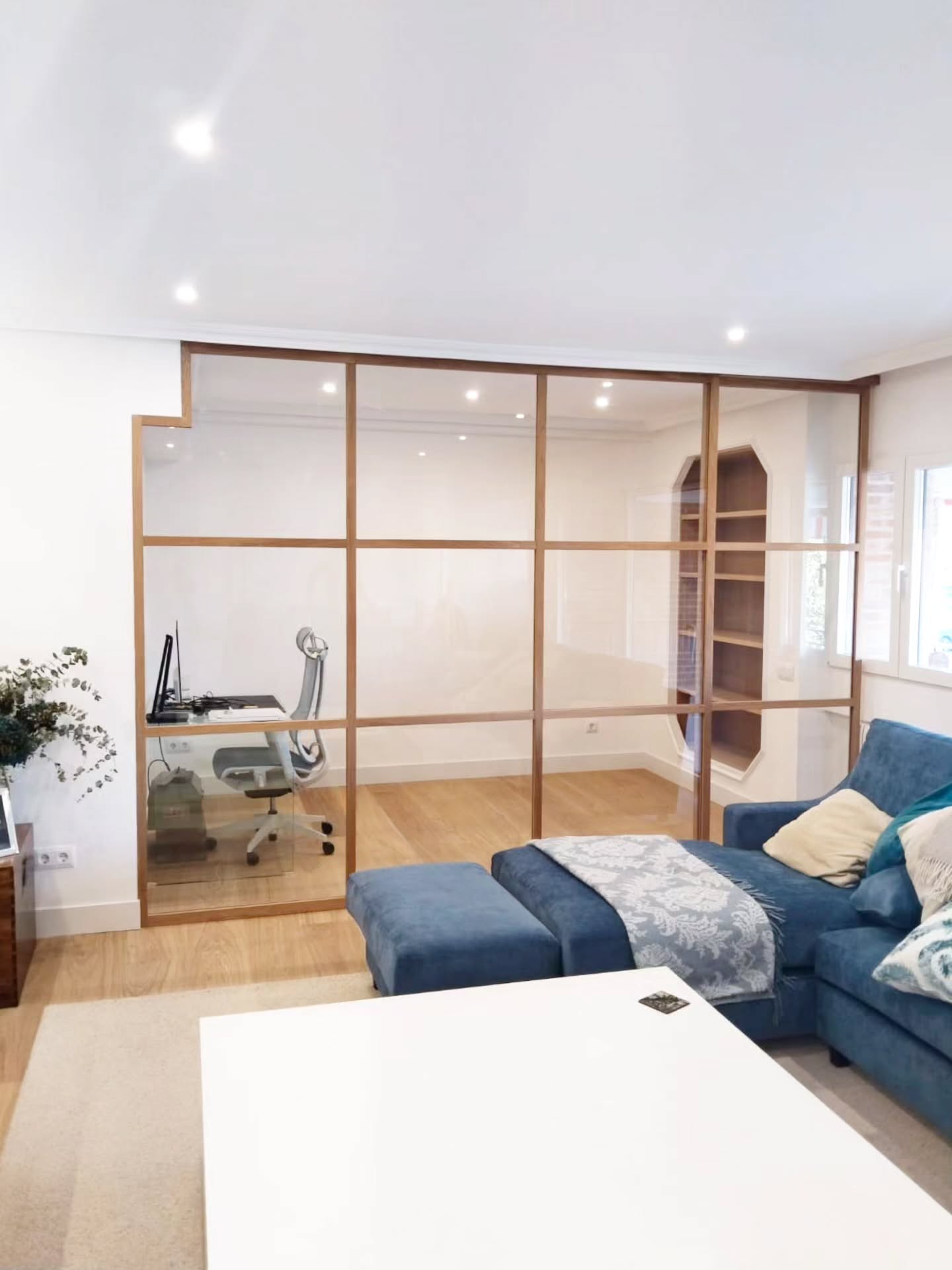 Proyecto terminado para @elenamontorointeriorismo
.
.
Nos encanta ver cómo un proyecto cobra vida con paciencia, mimo y dedicación.
Por ahora no realizamos nuevos trabajos de ebanistería, pero seguiremos compartiendo los que hicimos con todo nuestro corazón ❤️
.
#carpinteriaamedida #carpinteriamadrid