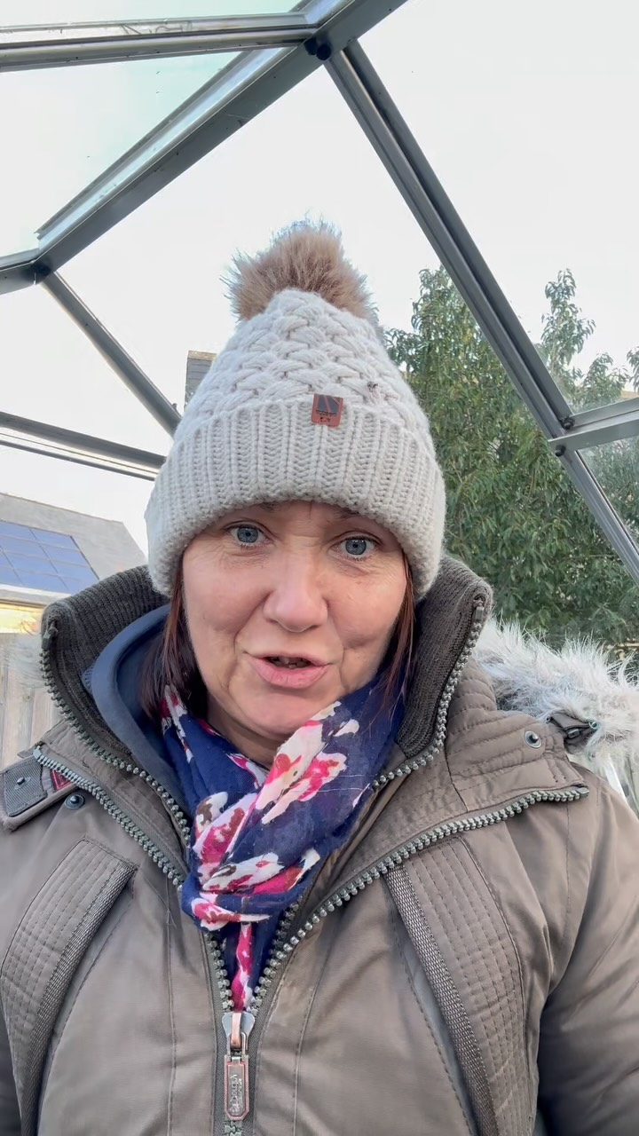 A beautiful but cold afternoon in the greenhouse. Take a look at what Iām sowing today šš» #seed #gardening #growyourown