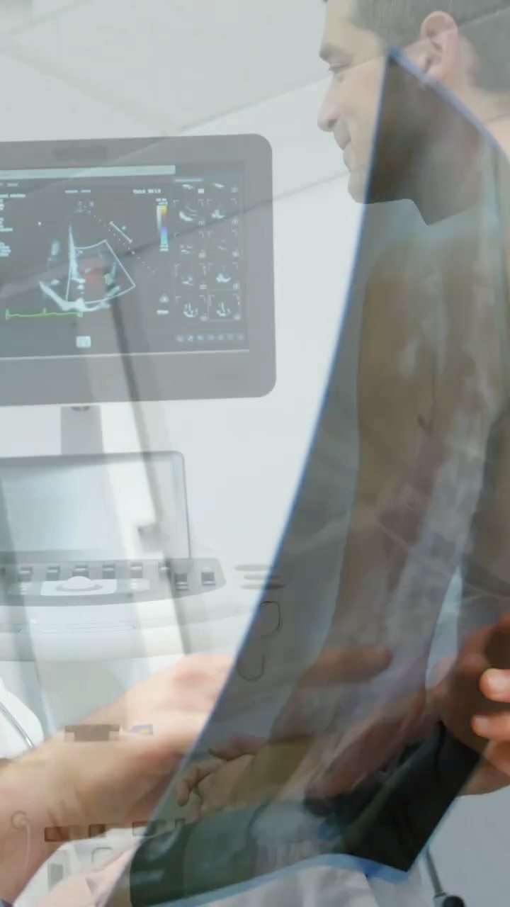 LUARMED – Diagnostikë që mund t’i besoni!
Çdo ditë: EKO & GRAFI me teknologji moderne dhe staf të specializuar.
Profesionalizëm në çdo detaj – sepse shëndeti juaj vlen!