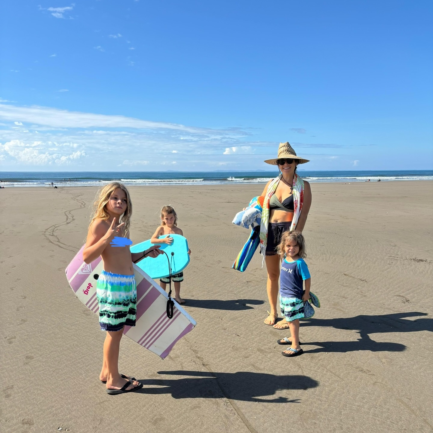 Life since 2026 started🌴🌞 ….Dry season has been gorgeous so far- breezy mornings & afternoons, sunshine, clear ocean water, no mud.
We’ve been working on new projects around the dome - separate raised terrazza for eating and relaxing; shade-hoop house for my veg garden; and exterior dome cleaning after a long rainy season.
We’ve been doing lots of wood fire cooking with all the dried branches, logs and tree cuttings from around our farm. @edddduuuaaaarrdddoooo has become quite the master at wood-fire grilling!
We’ve been back at the beach much more since December- no heavy rains means clearer ocean water (not as much muddy river runoff) and smaller, safer waves for the boys to boogie board and surf.
We’ve been enjoying a lot more outdoor time in the evenings, papaya and turmeric smoothies in the mornings, and all the other lovely, simple, regular life stuff that fills our days with purpose and meaning…just like anyone else. ☺️🧡
#domehomepanama #casadomopanama