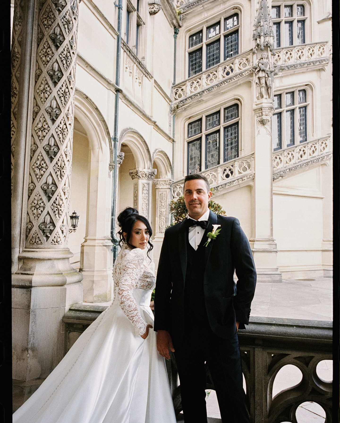 A wedding celebration framed by the architectural presence of The Biltmore Estate.
Wedding Planner: @marybellevents
Venue: @biltmoreweddingsnc @biltmoreestate
Photographer: @clichephotographers
Videographer: @chasingmozart
Florals: @floraasheville
Hair & Makeup: @blushasheville
Dresses: @jennyyoo @kleinfeldbridal
Film lab: @carmencitafilmlab
#biltmoreestate #biltmorewedding #biltmore #weddinginspiration Wedding at the Biltmore Estate NC shot on 35mm film