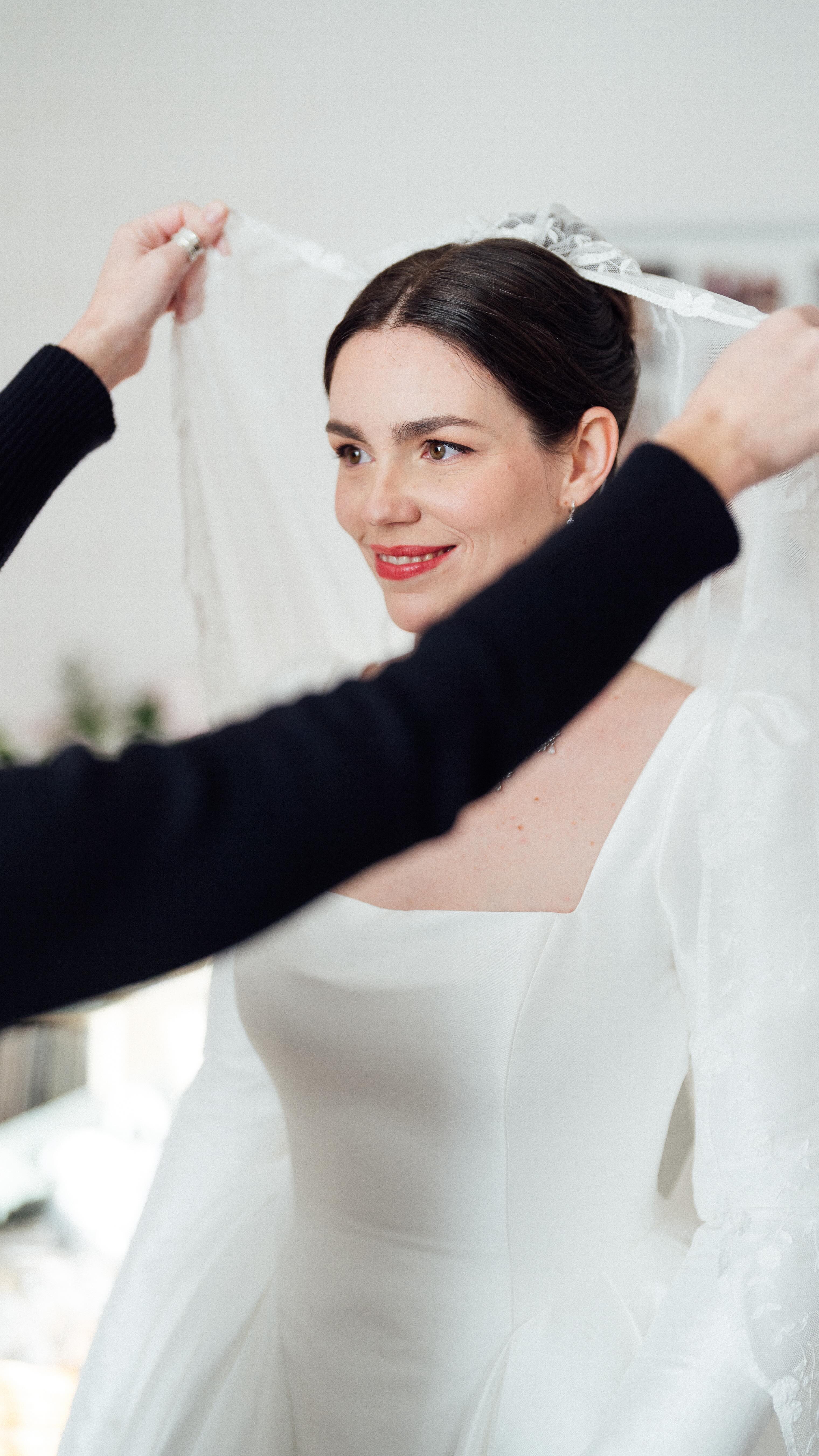 I had the pleasure of doing lovely Roisin and her bridal partie’s hair for her wedding just before Christmas 🎄
And to make it even better I was working with the amazing @blusheffectbysonja_mua and @amylaceyhairandmua
It was an early start, but I think you’ll all agree @marcusricephotography captured the day beautifully 🙏🏼
#bridalhair #christmaswedding #winterwedding #hairbyme #weddinghair