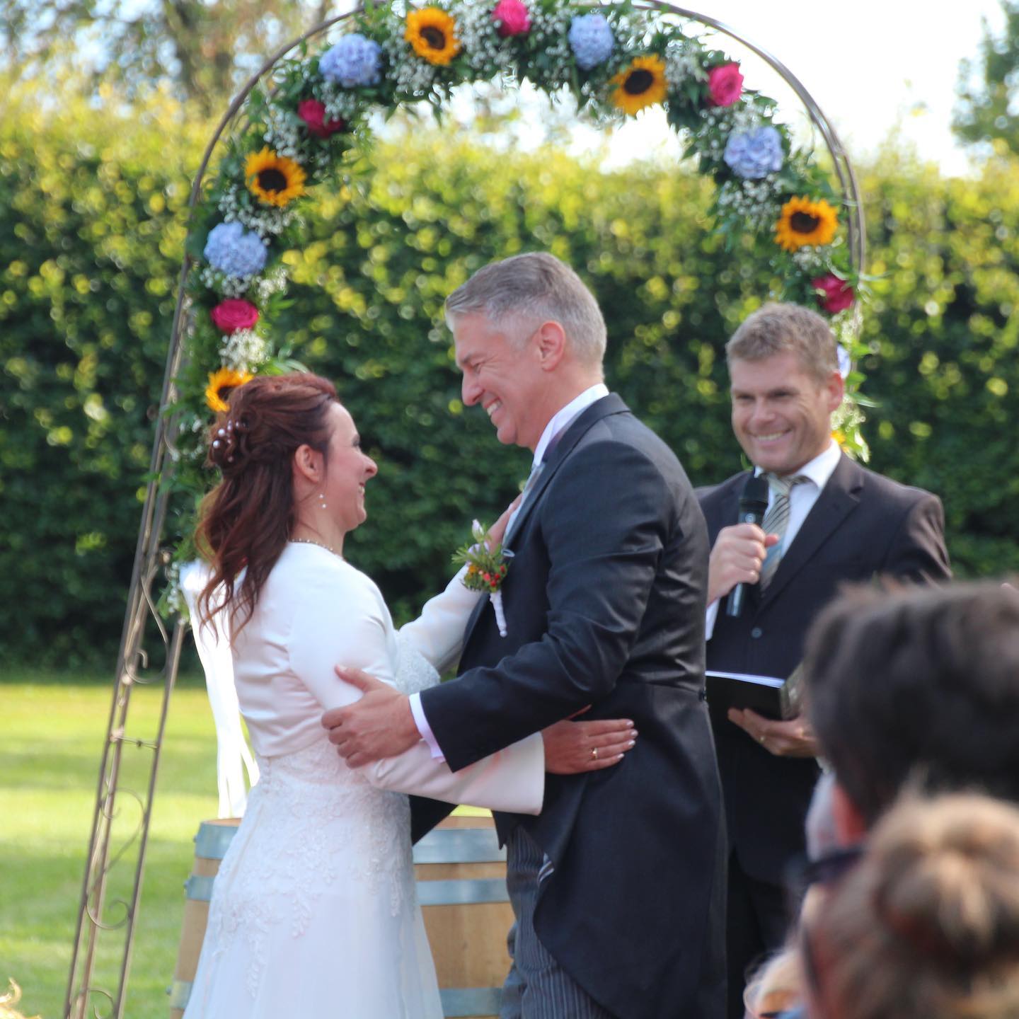 So love to be part of these beautiful and life changing moments! ❤️👰🏼♀️🤵♂️🥂
@eventscheunewallenburg
#wedding #hochzeit #wedding2021 #hochzeit2021 #heiraten2021 #marry