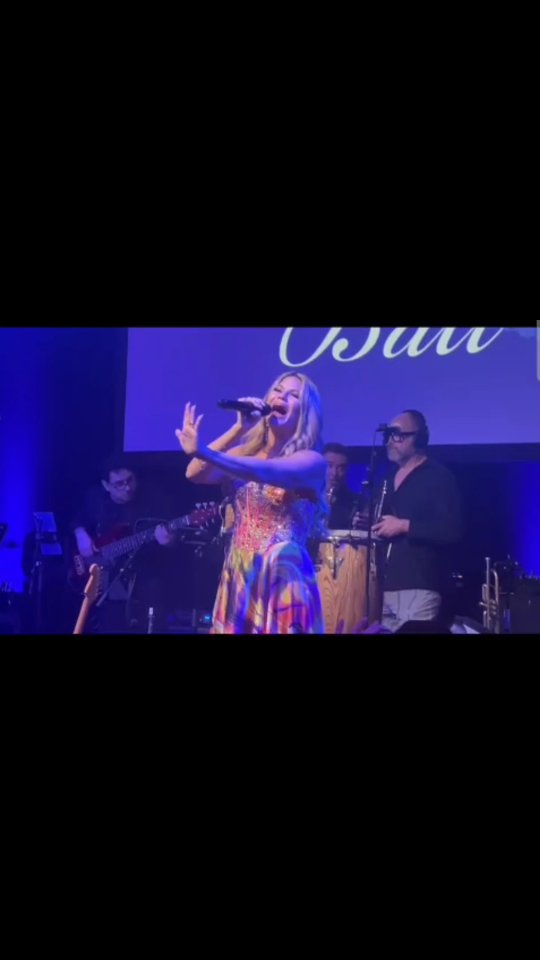 Musik, die unter die Haut geht.
Außergewöhnliche, herausragende Special Show Acts
und ein Dinner, das alle Sinne berührt.
Mehr als ein Abend – ein Erlebnis. 🎶🍽️✨
#DinnerShowExperience #LiveEntertainment #SpecialShowacts #munichselectband