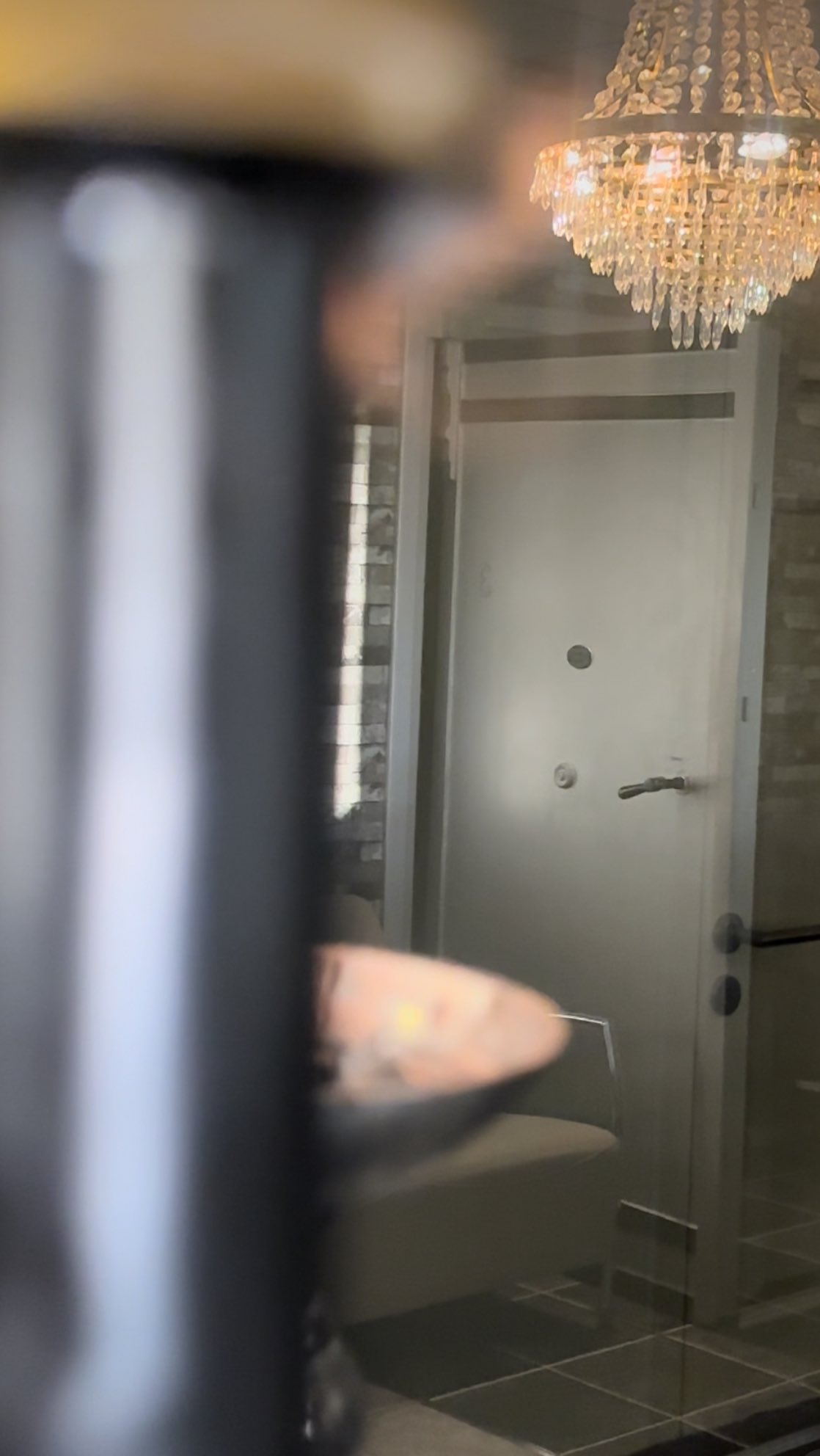 ER DU FLINK TIL Å LYTTE TIL KROPPEN DIN?
Noen ganger er kroppen tydeligere enn hodet.
Den sier:
– nå trenger du pause
– nå trenger du ro
– nå trenger du å bli tatt vare på, ikke bare gi.
Hos oss handler behandling ikke bare om hud, muskel og teknikk –
men om å lande, puste og kjenne at noen passer på deg litt. Vår lidenskap
Enten du velger massasje, spapakke eller en av våre signatur ansiktsbehandlinger:
du skal gå herfra med litt lettere skuldre og mer plass inni deg.
🕊️ Kanskje det er din tur nå?
💌 Booking: www.lillehammerspa.no
⸻
✨ #lillehammerspa #wellness #beautyexpert #underarmwax #wellnessthatworks
Sometimes the body speaks louder than the mind.
It says:
– you need rest
– you need calm
– you need to be taken care of for a while.
At our clinic it’s never “just a treatment” –
it’s a moment to breathe, soften and feel safe.
Maybe it’s your turn now? 🌿
www.lillehammerspa.no