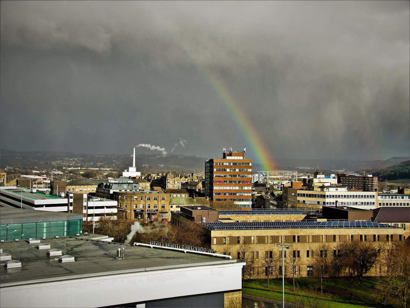 A rainbow over the rooftops in Huddersfield 🌈
#rainbow #rooftops #travel #travelphotography #dronephotography #drone #dronestagram #telecommunications #telecoms #work #lockdown #weather #winter #smallbusiness #ontheroad #views #landscape #landscapephotography #droneshots #surveying #survey #dalessurveying #blogger