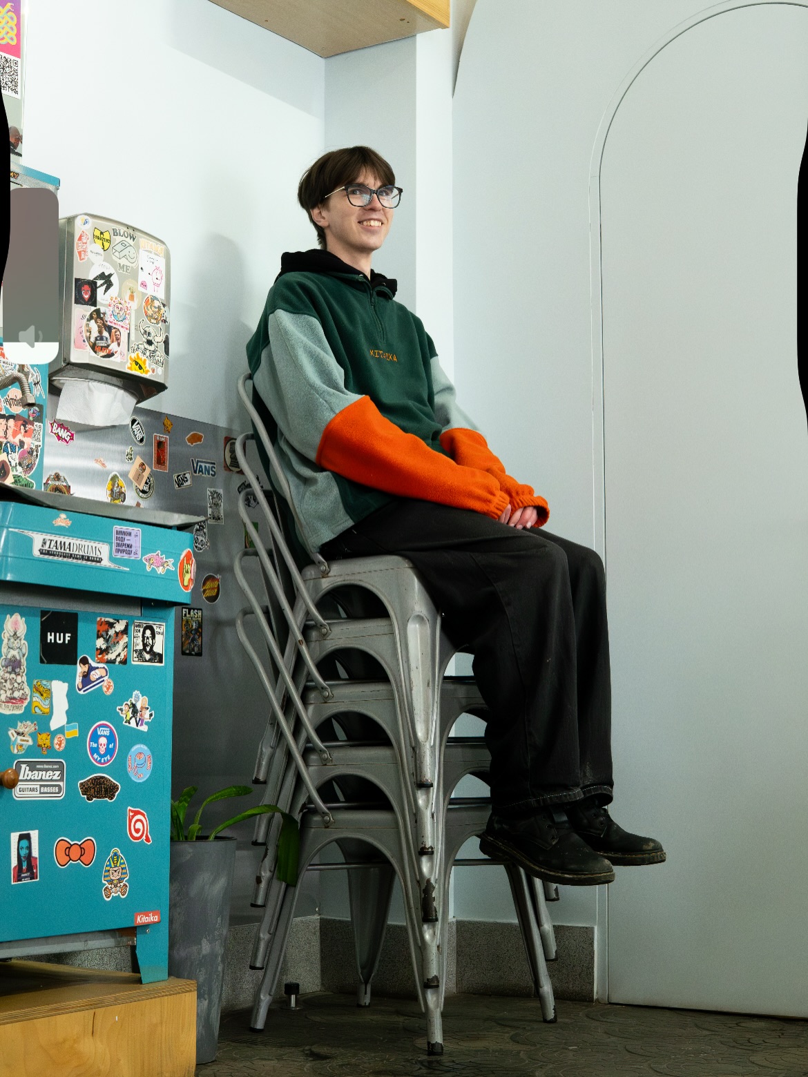 Наші фліски підкорюють серця ❤️
Все більше клієнтів обирають саме цю модель у різних варіаціях 😍
Ми можемо виготовити фліску:
• трьохкольорову — як для @kitaika.kitchen
• двокольорову
• однотонну
Також доступні варіанти брендування:
• вишивка логотипу
• брендована бірочка
• акцентна блискавка
На останніх фото — актуальна палітра кольорів для ваших майбутніх виробів 🎨
Пишіть у дірект — з радістю допоможемо створити ідеальний варіант ✨
ENG
Our fleeces are winning hearts ❤️
More and more customers are choosing this model in different variations 😍
We can produce a fleece:
• three-color — like the one for @kitaika.kitchen
• two-color
• solid color
Branding options are also available:
• logo embroidery
• branded label
• accent zipper
In the last photos, you can see the current color palette for your future pieces 🎨
Send us a DM — we’ll be happy to help you create the perfect option ✨