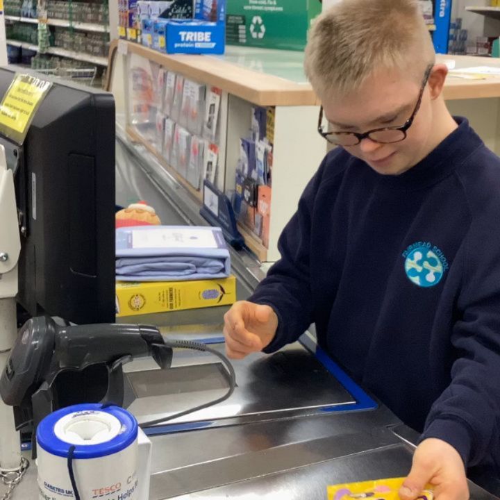 ✨ Class 4 took over Tesco on Thursday! ✨
Our young people had an amazing time getting hands‑on experience in the world of work. From scanning items on the checkout to exploring behind‑the‑scenes roles in the warehouse, they absolutely shone. 🌟
They were especially wowed by the incredible dotcom operation — so many moving parts working together!
A huge thank you to Jan, Tesco Community Champion, who was blown away by their confidence, skills, and enthusiasm. 🙌💙
These brilliant young people are dreaming big and showing just how aspirational they are about their futures. The world of work is waiting — and they’re ready for it! 🚀💼
#FairmeadSchool #WorldOfWork #TescoVisit #Aspirational #learningforlife