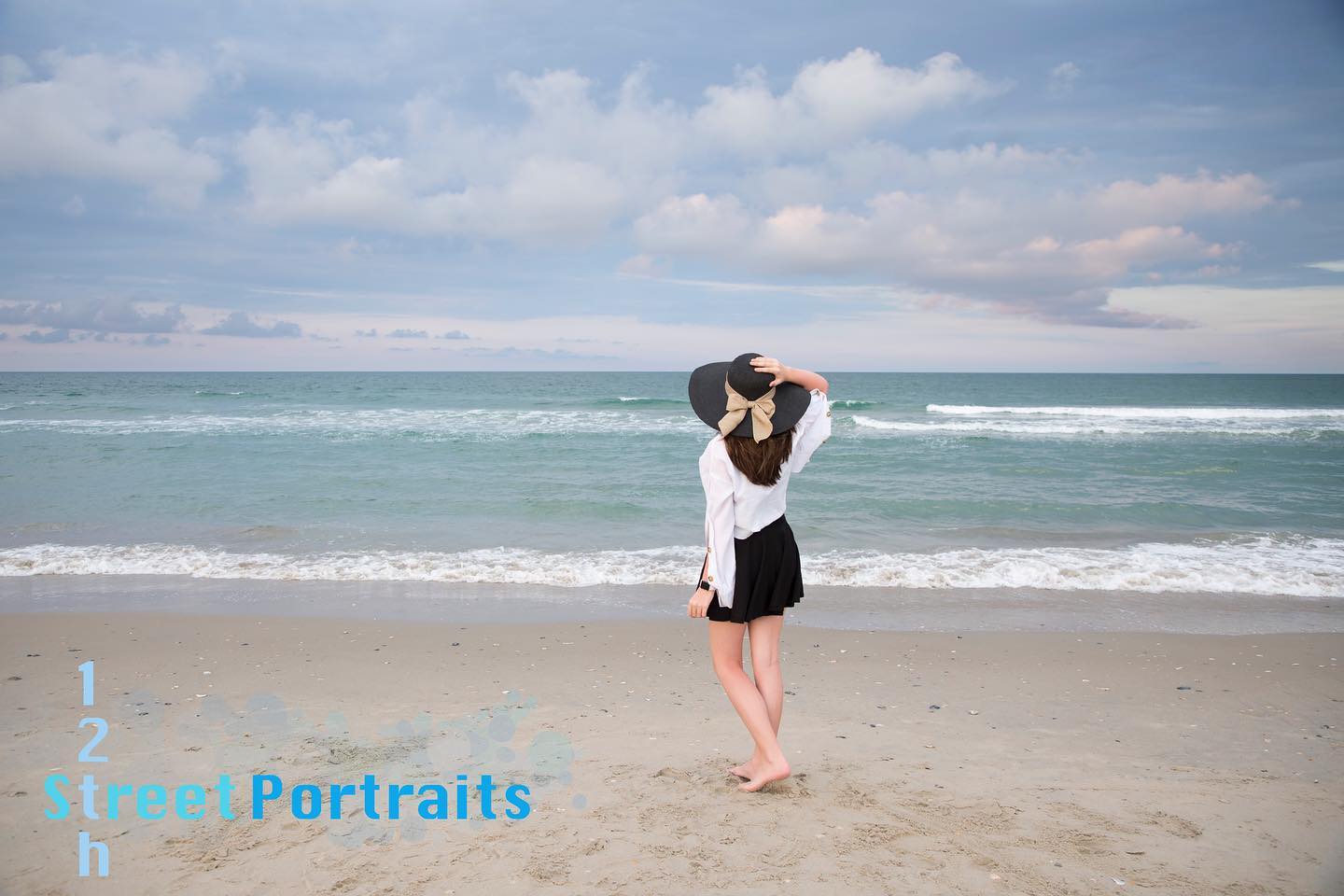 Good things on the horizon. Don’t look back, you’re not going that way! Audra had so much fun with the Hall family for their Corolla photo session! How cute is this hat?!🙌🏼👀🌊👒#12thstreetportraits