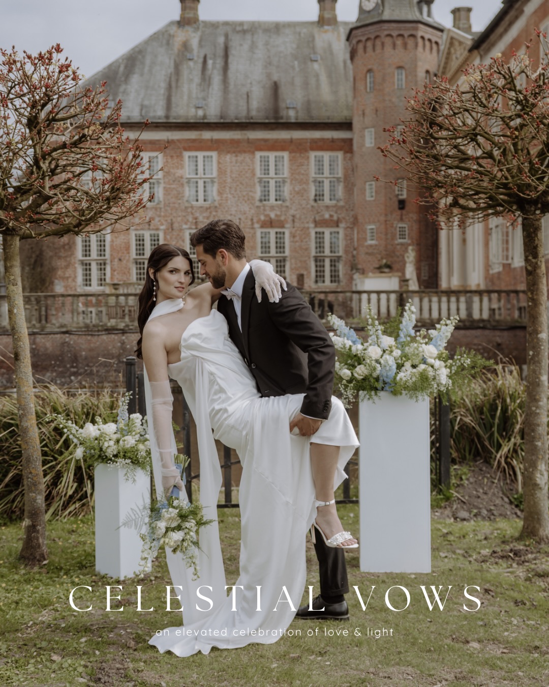 Wenn mich Paare fragen, wie man ein Trausetting gestalten kann, sind es für mich persönlich immer Säulen.
Klassische Bögen sind wunderschön, gar keine Frage. Und ich liebe sie sehr. Ich finde aber Säulen in verschiedenen Varianten bringen noch ein paar Vorteile mit sich.
Wenn ihr während der Zeremonie sitzt, sind die Blumen auf Höhe eurer Gesichter und Oberkörper, was euch wunderschön einrahmt. Das ist so ein Upgrade für die Hochzeitsfotos - und die bleiben euch für immer.
Ihr könnt die Säulen nach der freien Trauung ganz einfach in der Location integrieren. Zum Beispiel beim Brauttisch, an einer Fotobox - oder ihr macht eine Flowerbar für eure Gäste daraus.
Säulen sind so leicht und neutral und passen einfach zu jedem Konzept.
Zudem sind sie stabiler bei Wind im Vergleich zu manchen Bögen.
Was wär euer Favorit? Klassischer Bogen oder Säulen?
Bilder:
Blue Elegance
Planung & Organisation: @keaulrich.fotografie
Fotografin: @keaulrich.fotografie
Location: @schloss_goedens @landpartie_thefinest
Deko & Floristik: @ivyandrose_de
Papeterie: @noorddesign
Models: @felici.insieme
Styling: @ganna.vaske
Kleid: @annettebasilius.d_s
Schmuck: @dalou_jewelry
Freie Trauung
Hochzeitsdeko
Dekoverleih
Hochzeitsfloristik