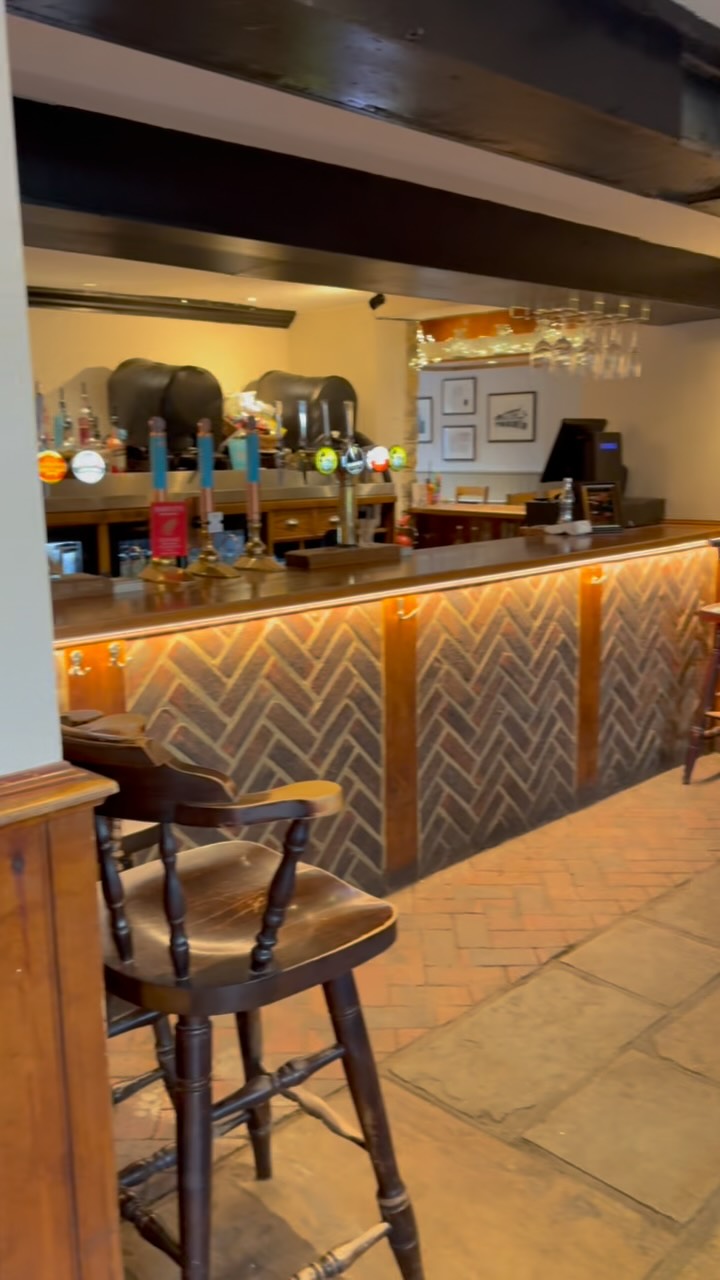 The Bricklayers is BACK 🥂
Kicking off 2026 with a fresh new look, the same great vibes, and an exciting year ahead.
Starting tonight with our quiz… who’s coming?⏰ Last slots available! #harveysbrewery #chipstead #kent #pubquiz #2026