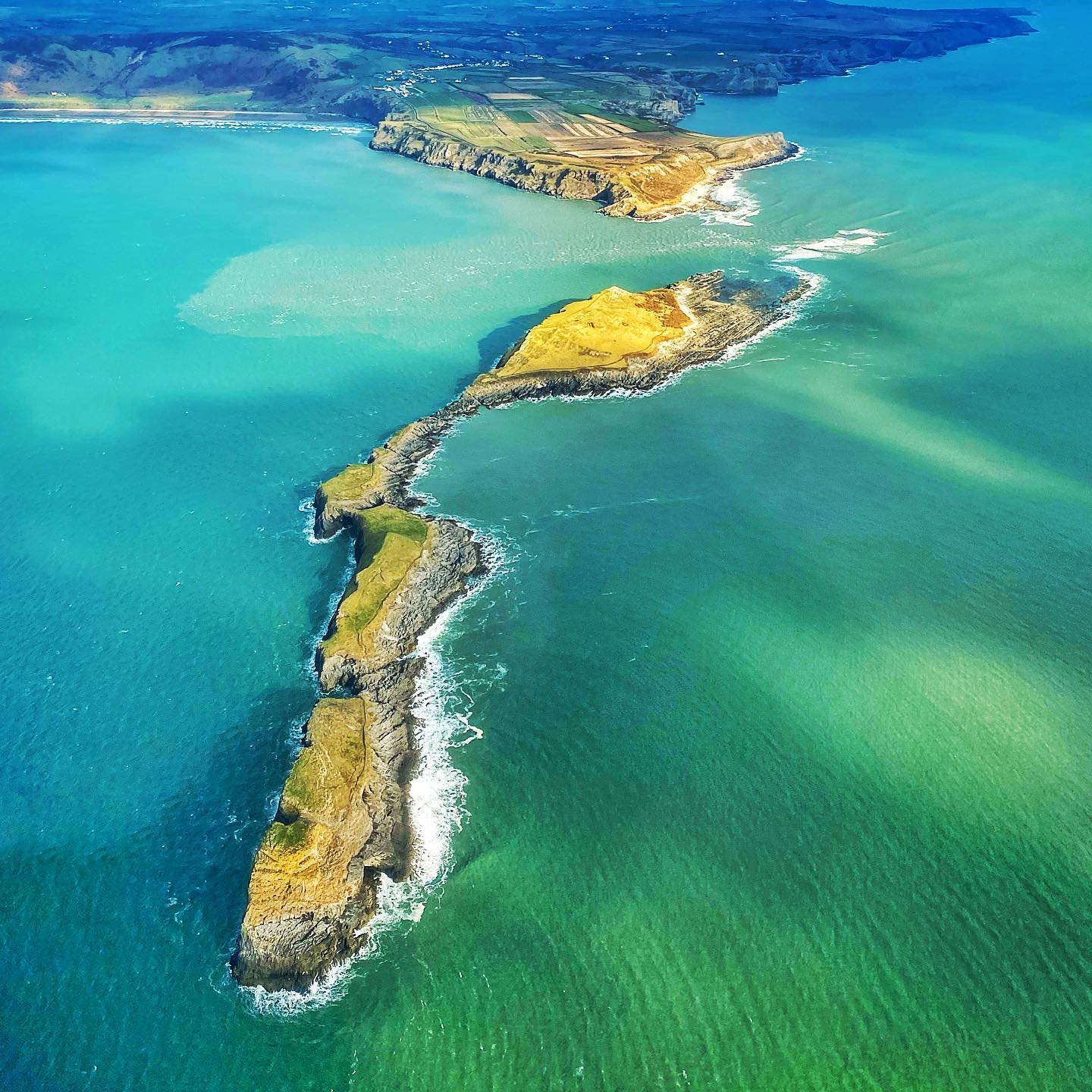 Worms Head & Rhossili Bay taken by Instructor Ben today! Spring is on the way! Book your flight at www.gowerflightcentre.co.uk ✈️ #Gower #gowerpeninsula #rhossili #wormshead #flightexperience #flying #flyinglessons #trialflight