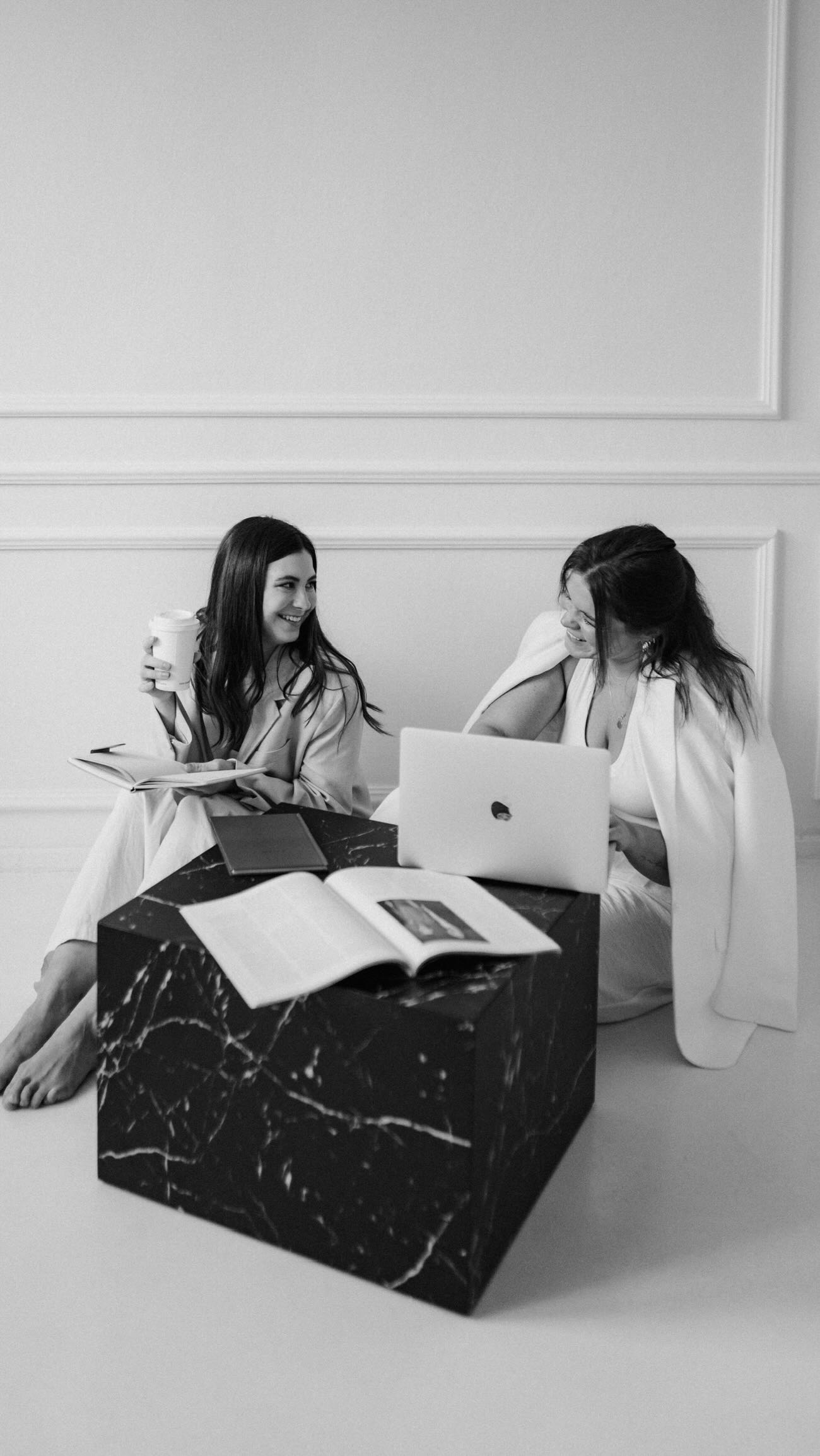 Upss … konec ledna, tak konečně i my sdílíme naše shrnutí roku 2025 😅 A vidět všechno pohromadě je pro nás taky malé překvapení, kolika krásných akcí jsme mohly být součástí. 🤍 Takže jedno velké DĚKUJEME za tenhle rok!
Jsme připravený na rok 2026 a těšíme se, kolik z vás potkáme, ať už jako dodavatele nebo klienty 🔥
#recap2025 #slaskou #eventagency