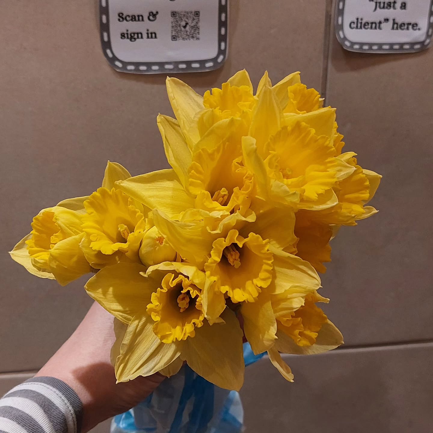 Chapter 2
Week two began with a deep clean of the treatment room. One of those quiet resets that makes everything feel lighter. Walking in on Tuesday, the space felt fresh, clear, and ready — and so did I.
As we moved into the middle of January, foot reflexology became the treatment everyone seemed to need. Grounding, calming, almost anchoring people back into their bodies when the year still feels a bit heavy.
This week also asked me — again — to practise boundaries. Last-minute cancellations, deposits, constant reminders around opening times. Not always easy, but necessary. Each reminder is part of protecting the space, the energy, and the care I give — for myself as much as for my clients.
My clients spoiled me with colourful flowers and chocolate all the way from Ghana. Small gestures, but they landed deeply. A reminder that this work is an exchange, not a one-way giving.
I finished the week with an elegant afternoon tea at Harrods. A pause. A moment of beauty. A different kind of nourishment.
Now I’m looking ahead — into the next chapter, counting the days until I can visit my family again. Holding gratitude, and a quiet sense of anticipation.
#therapistlife #massagetherapist #massage #reflexology #purley