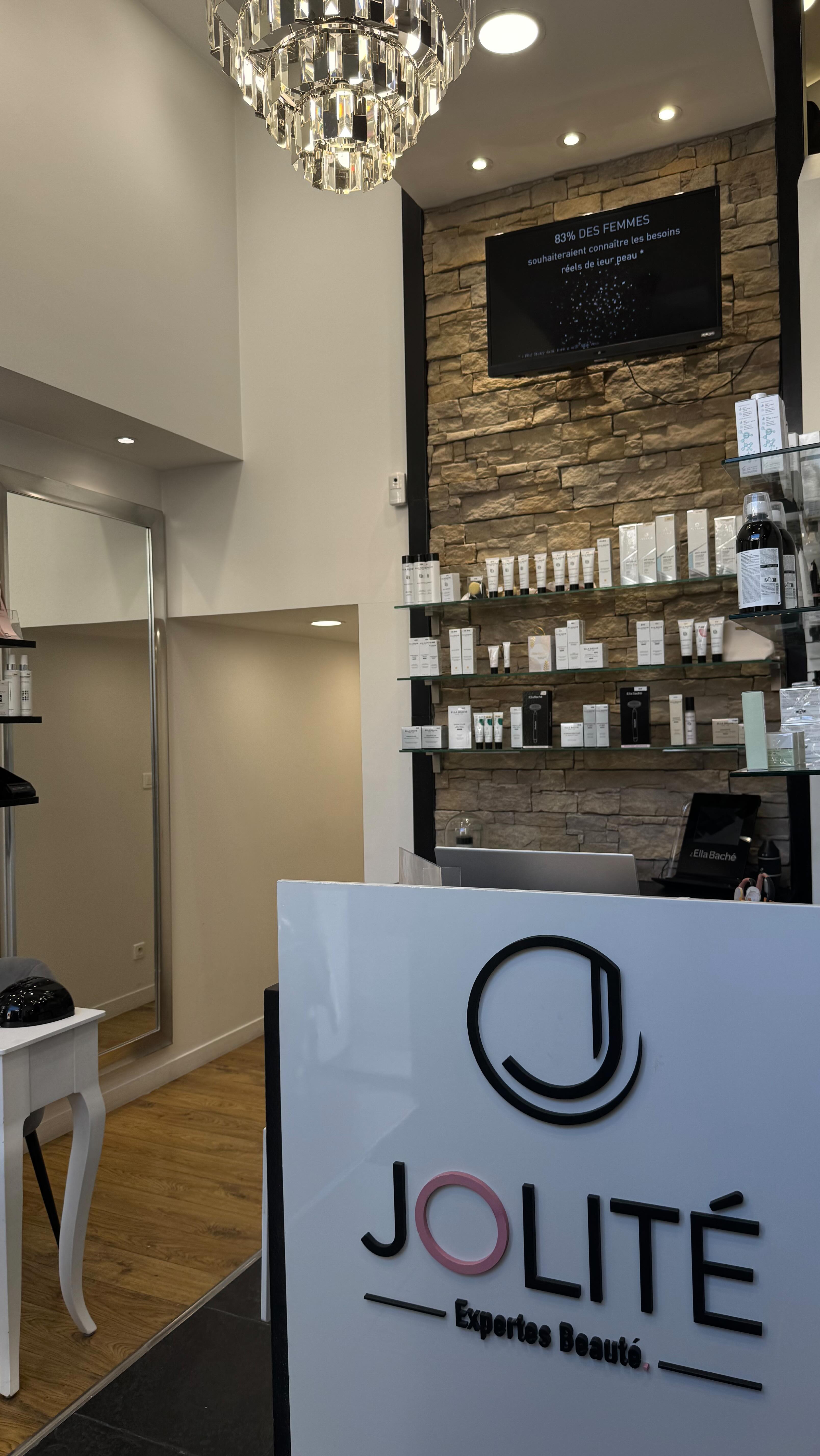 Si vous cherchiez un endroit pour prendre soin de vous, ne cherchez plus ! Jolité est là 🥰
Nous vous attendons et avons hâte de prendre soin de vous 🫶🏼
#institut #grenoble #roomtour #selfcare